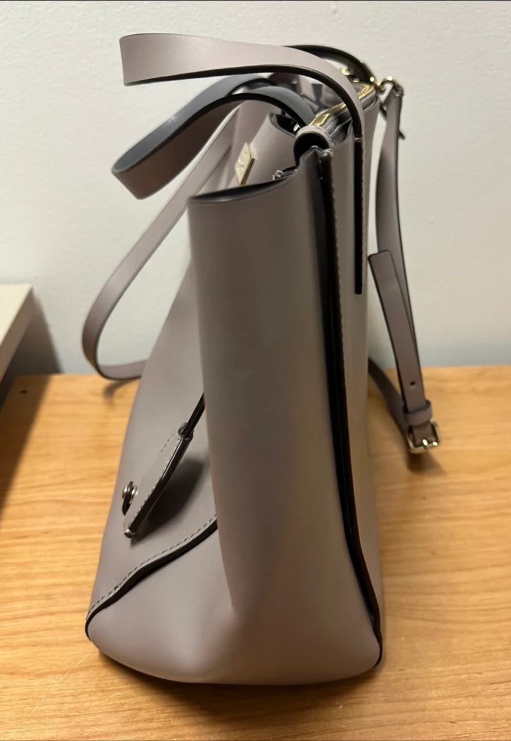 Kate Spade purse image indicator(4)