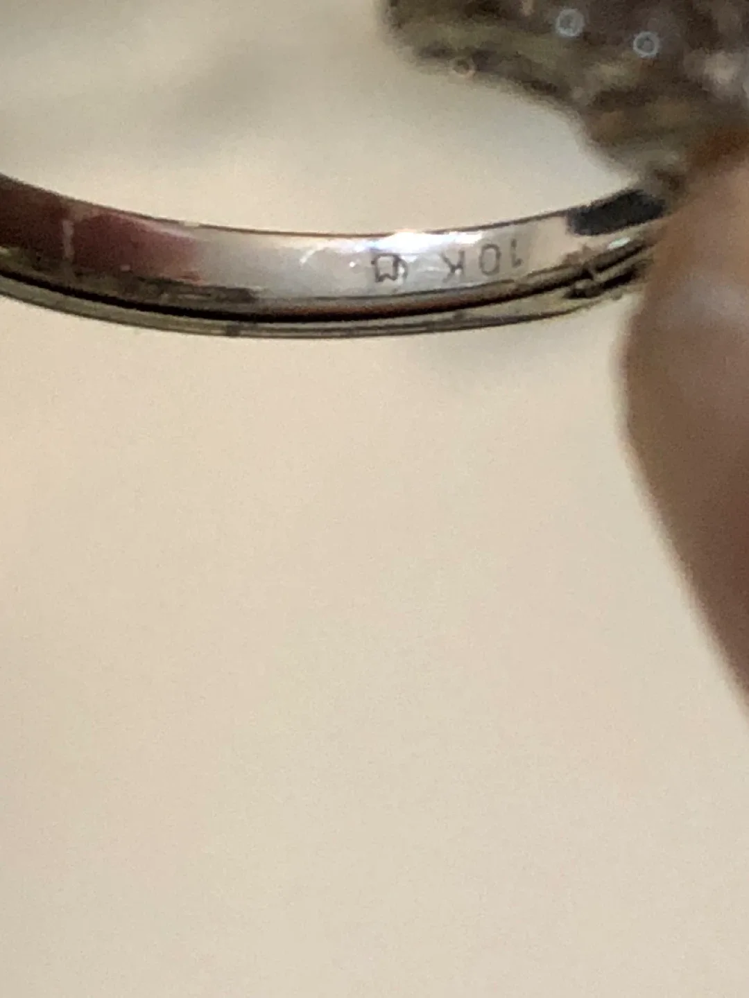 Solid 10kt white gold Diamond ring image indicator(3)