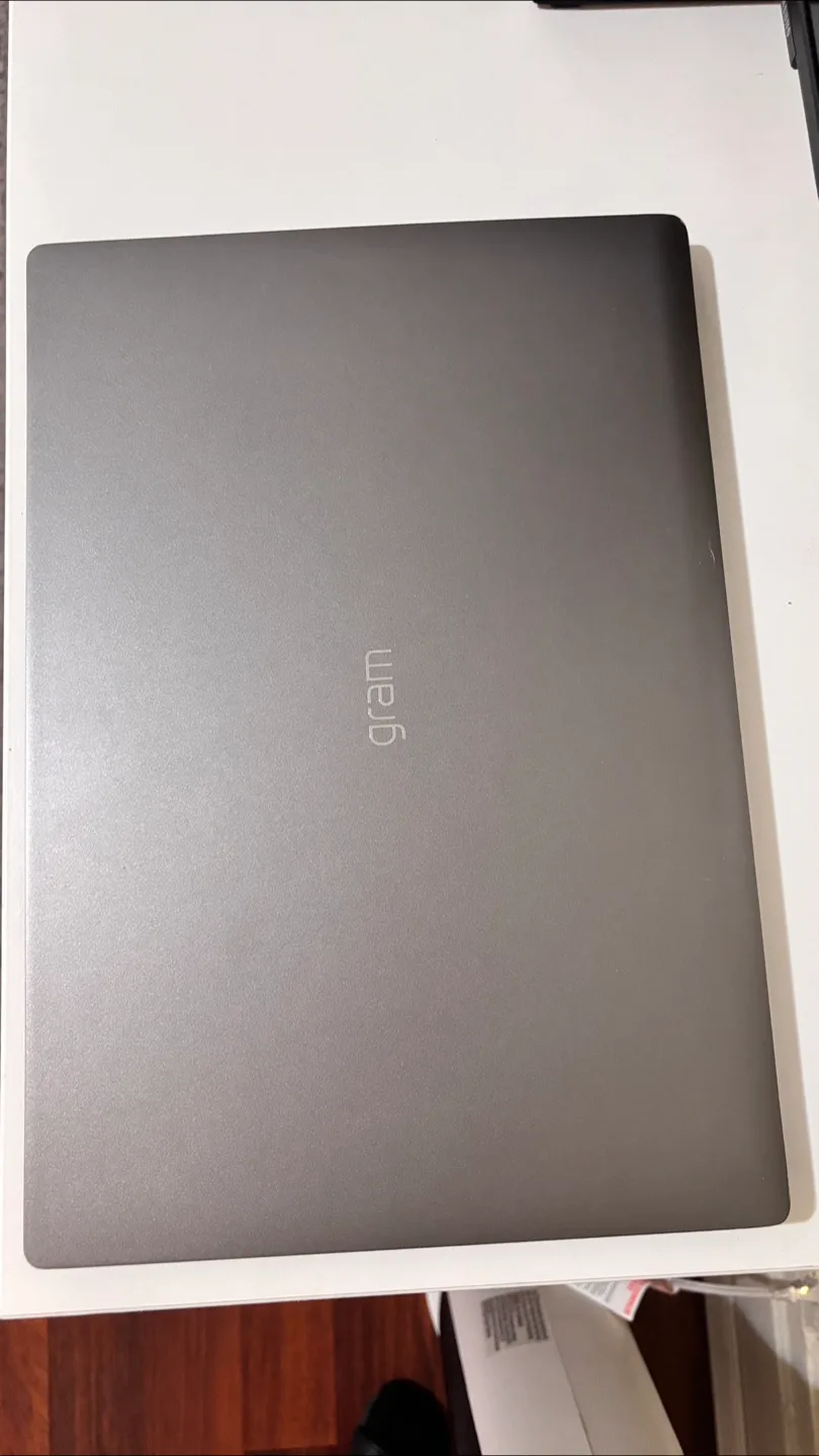 LG Gram Laptop 17”- Super light, slim and fast. image indicator(3)