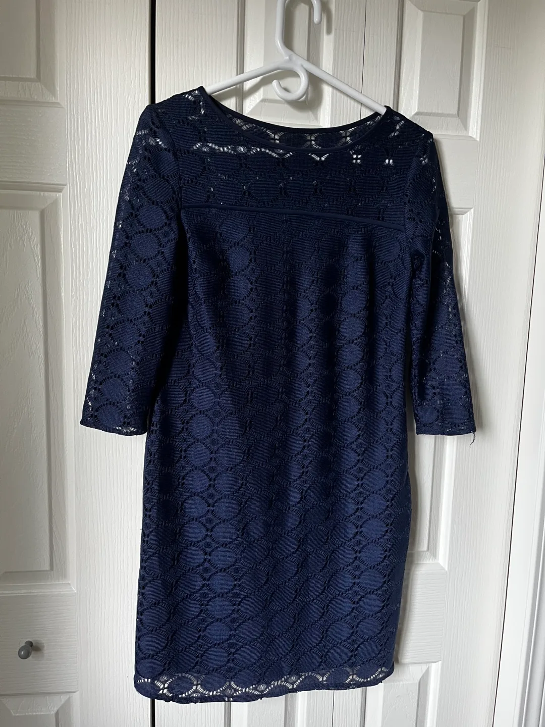Sandra Darren Navy Blue Lace Dress - Size 6 thumbnail