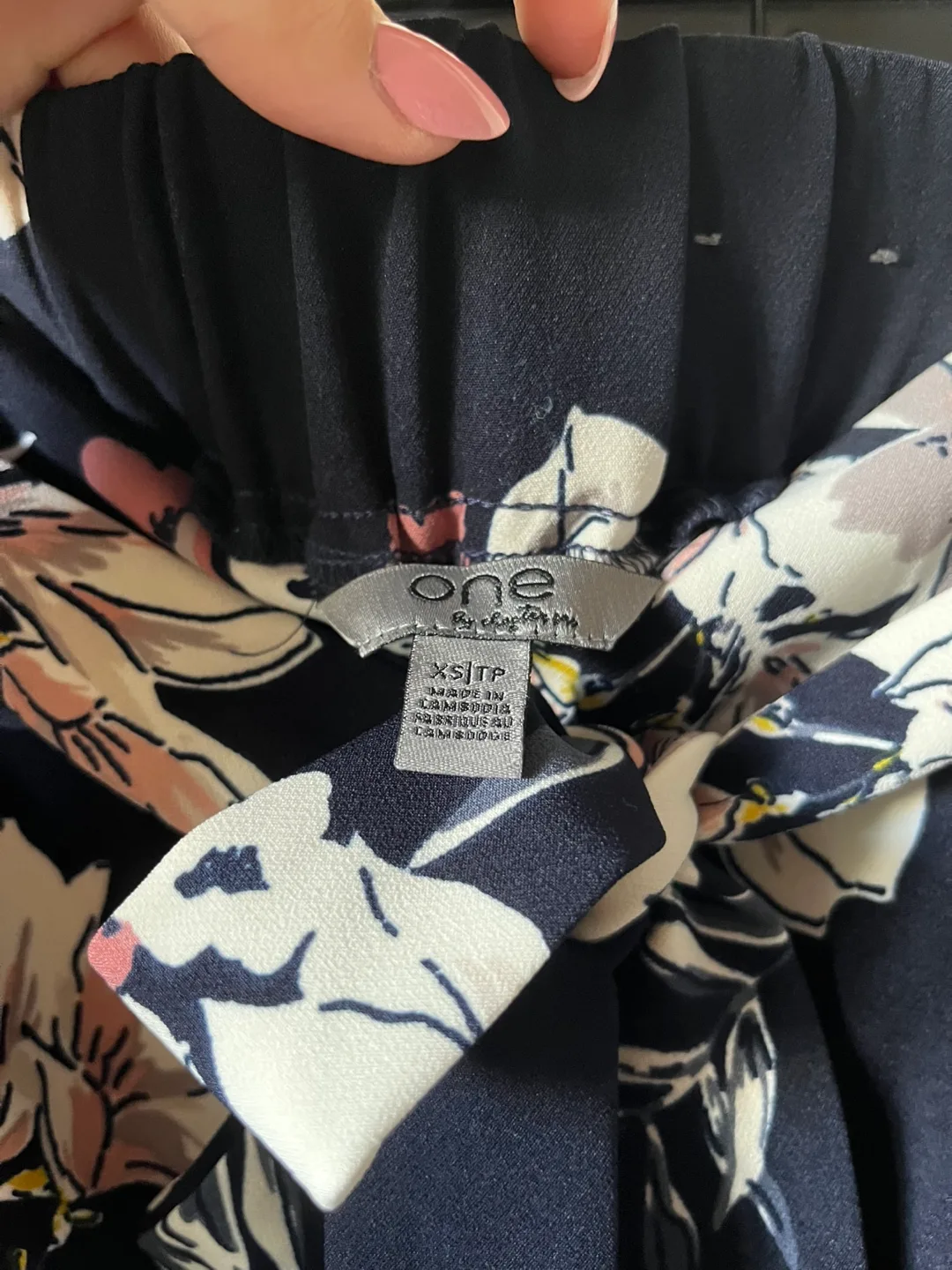 ONE by Jaclyn Smith Floral Pants XS image indicator(3)