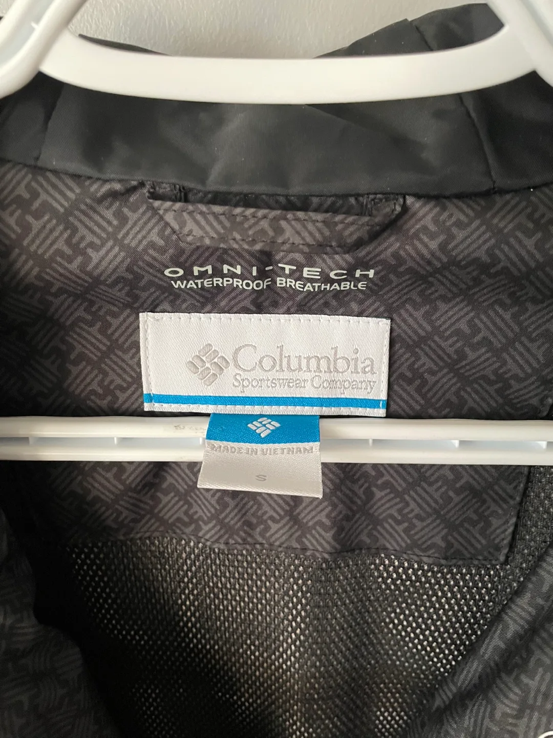 Columbia Omni-Tech Waterproof Jacket - Size S image indicator(3)