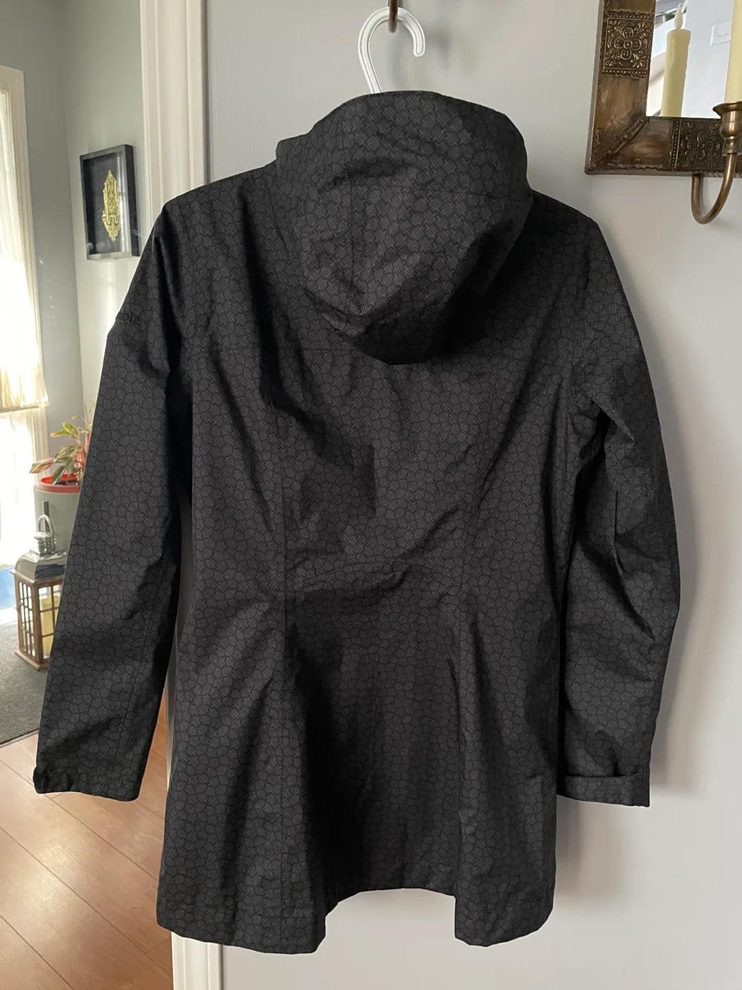 Columbia Omni-Tech Waterproof Jacket - Size S image indicator(2)