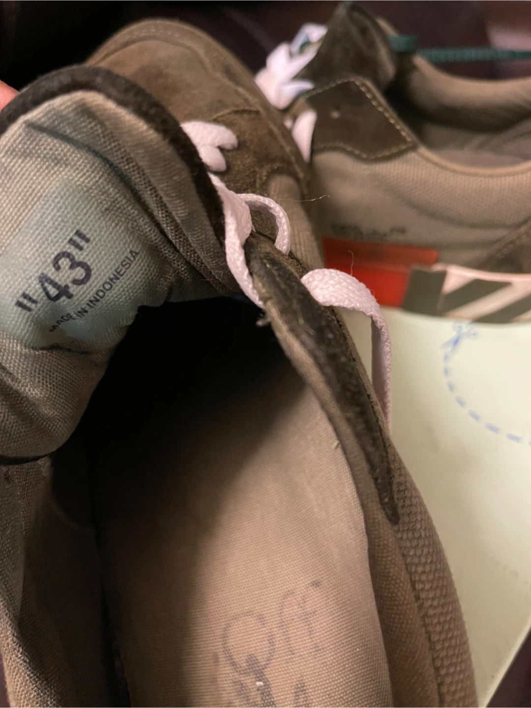 Off-White Vulcanized Low Top Sneakers - Size 43 - photo 4
