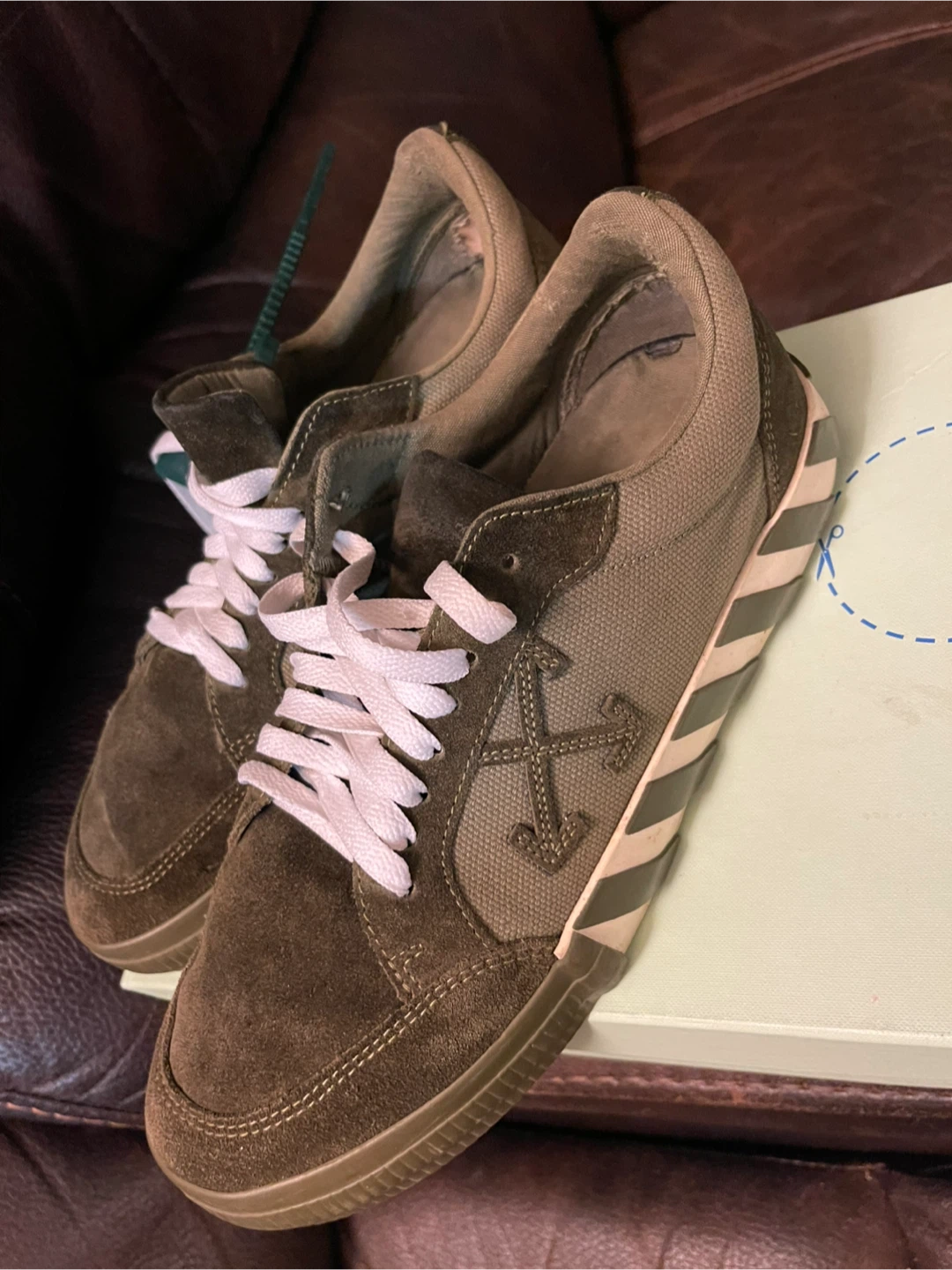 Off-White Vulcanized Low Top Sneakers - Size 43 - photo 3