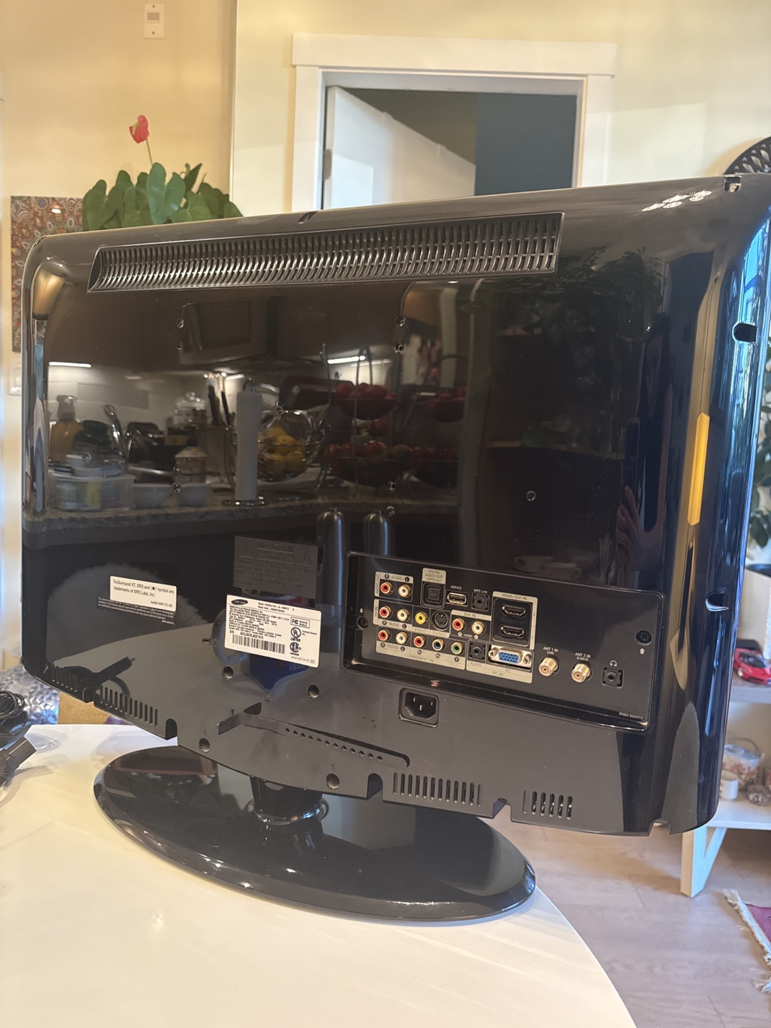 Samsung LN26B510DX/XAA 26" LCD TV - photo 2