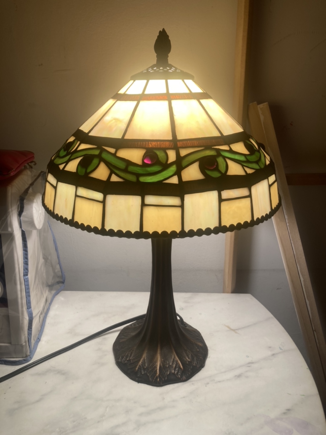 Tiffany Style Stained Glass Table Lamp