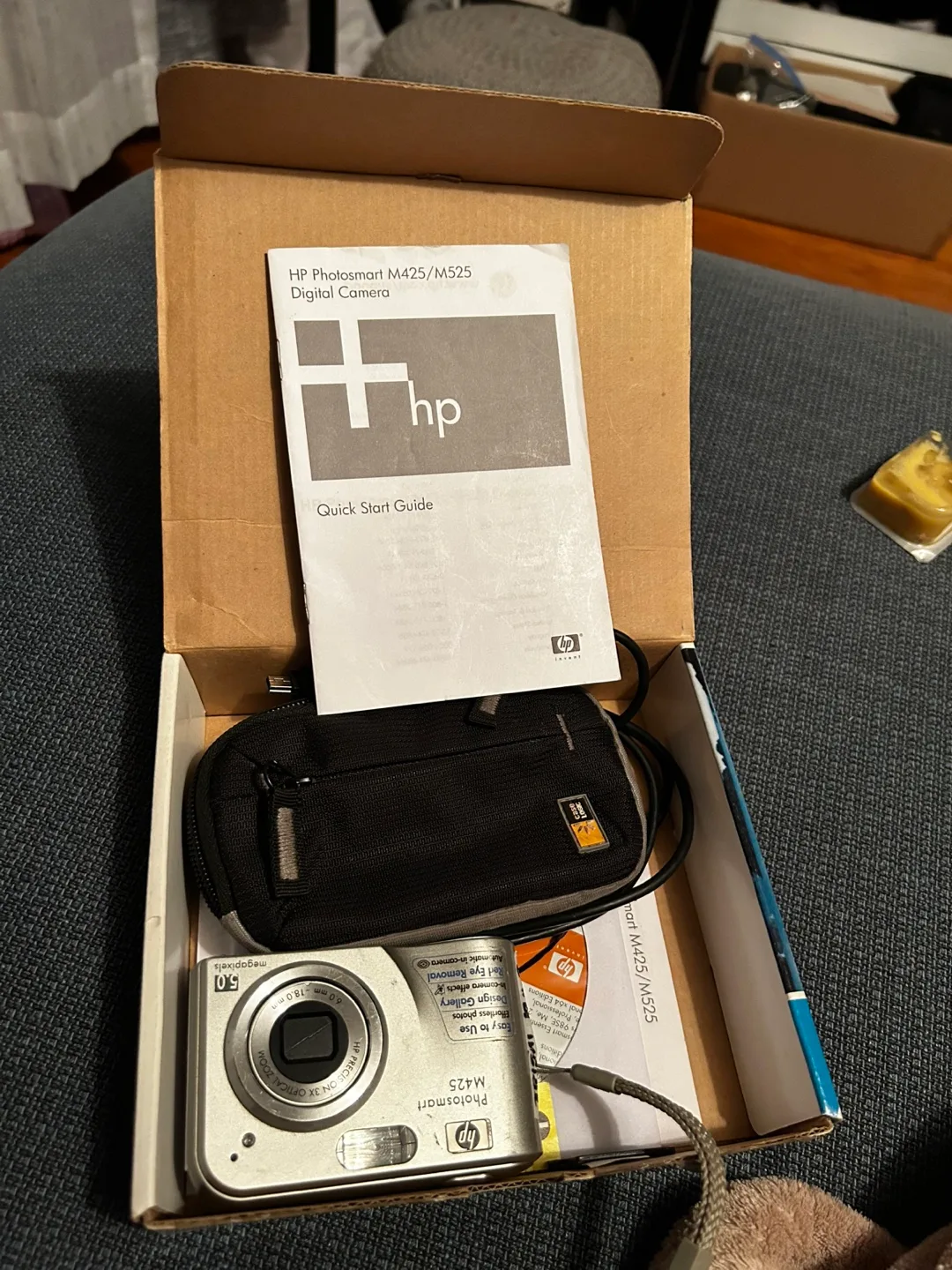 HP Photosmart M425 Digital Camera thumbnail