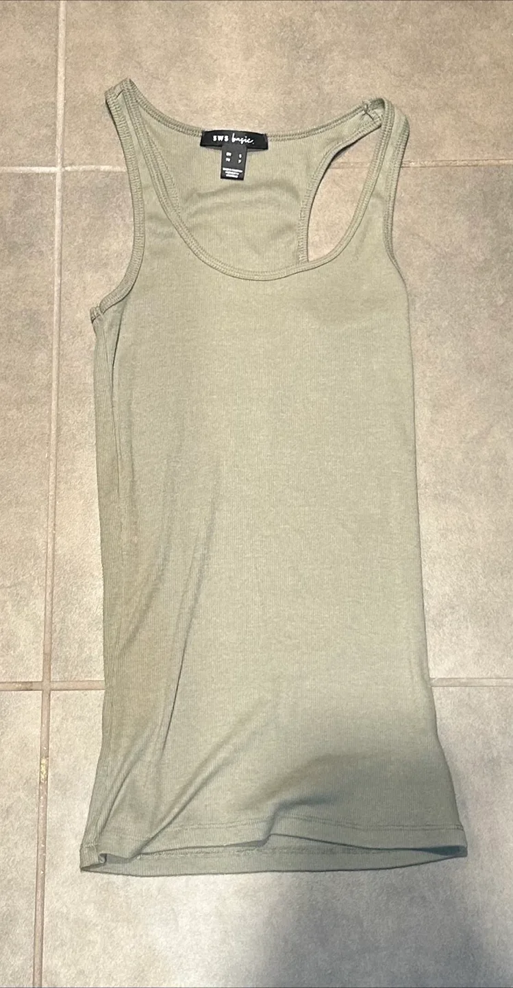 SWS Basic Tank Top - Size Small thumbnail
