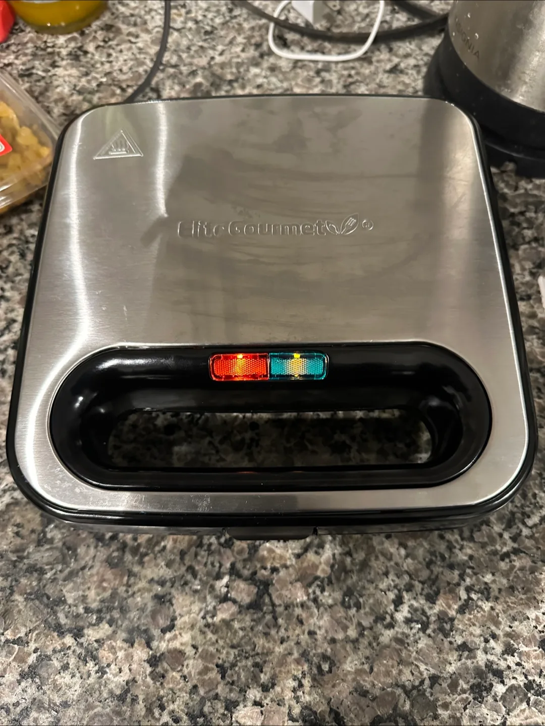 Elite Gourmet Sandwich Maker image indicator(2)