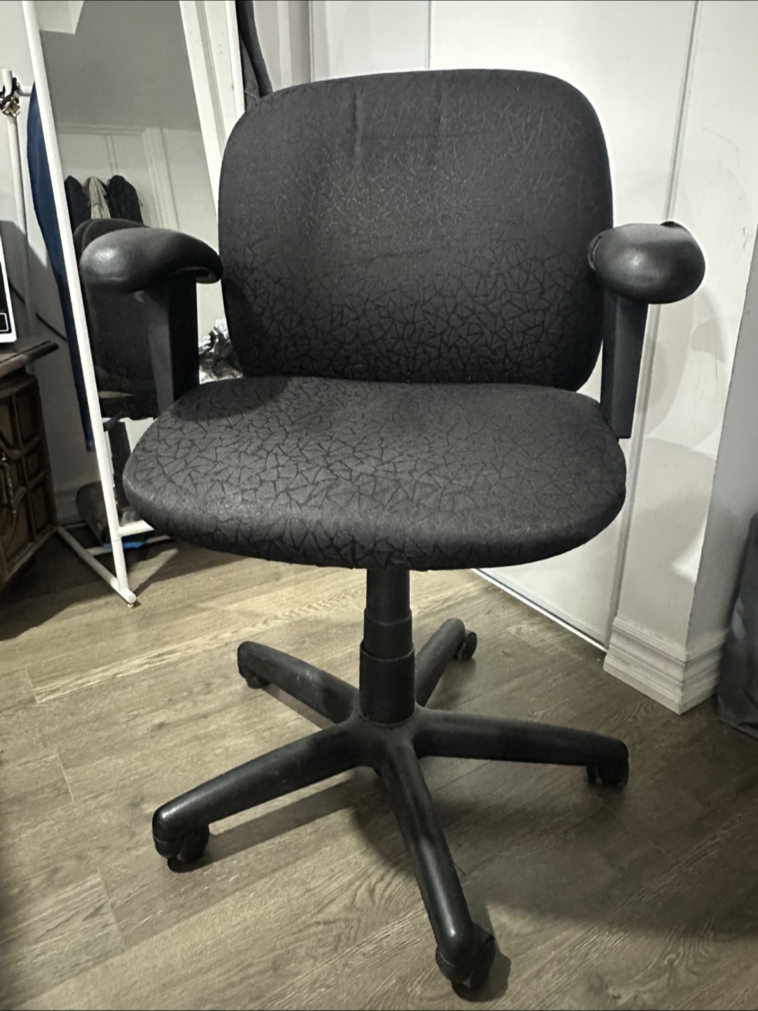 Black Office Chair - photo 2