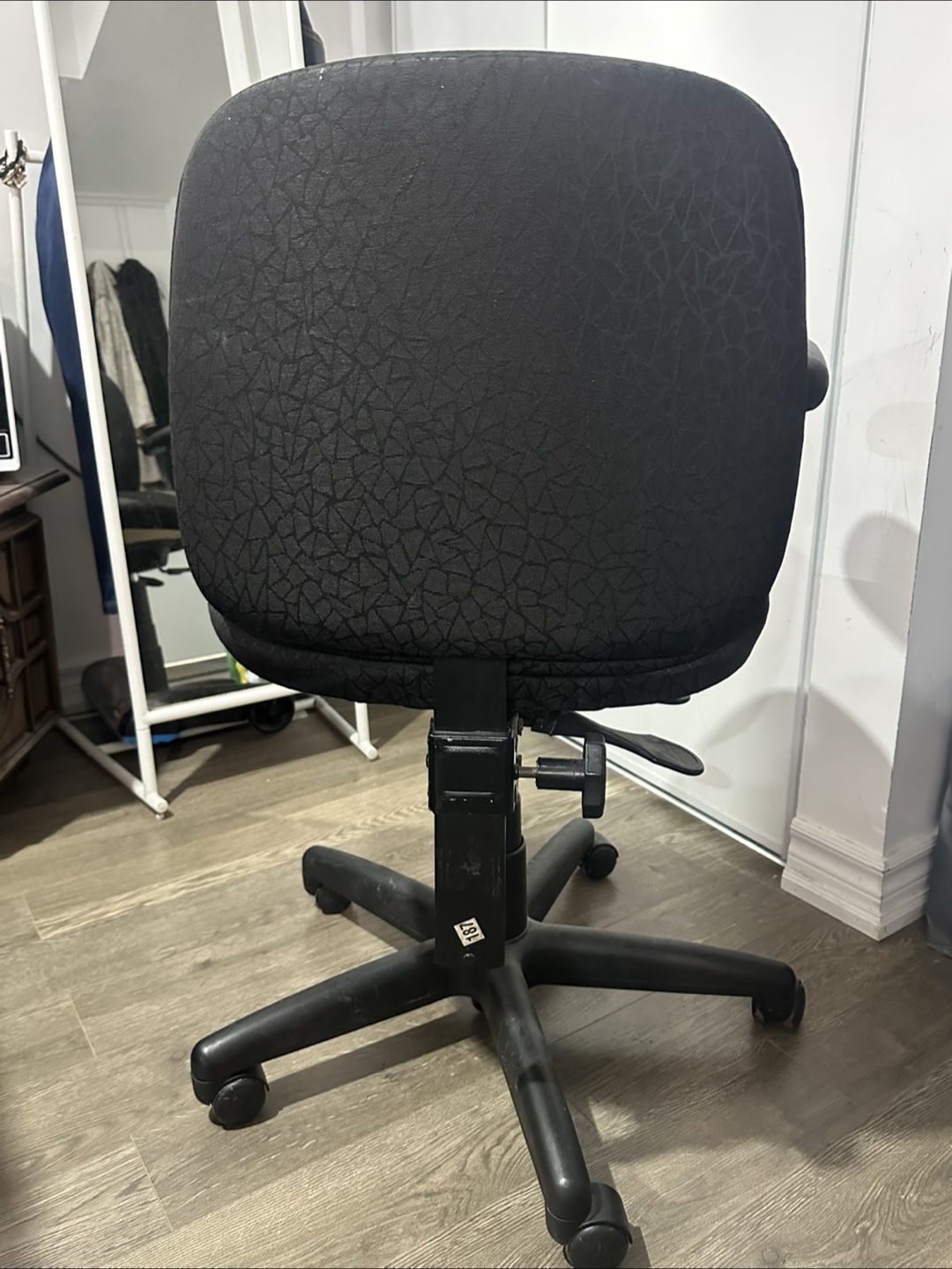 Black Office Chair - photo 3