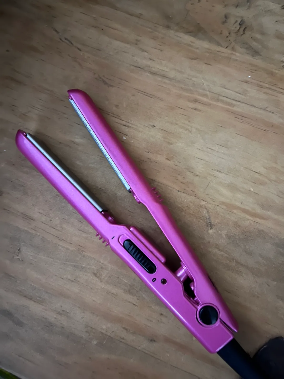 Quo Beauty Mini Flat Iron - Pink thumbnail