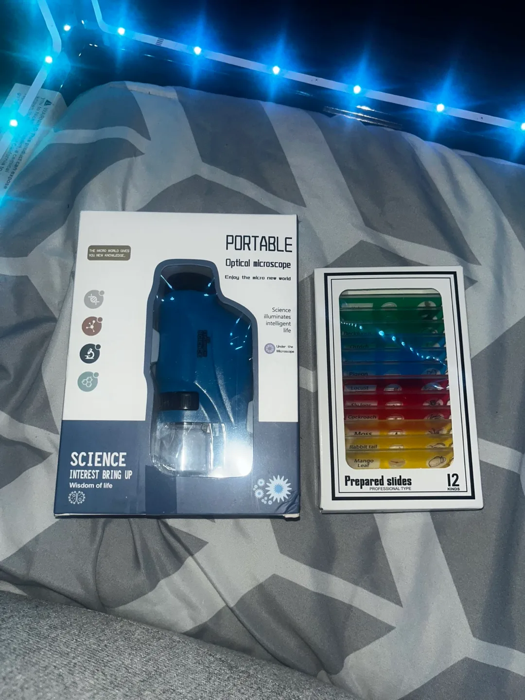 Portable Optical Microscope + Prepared Slides image indicator(3)