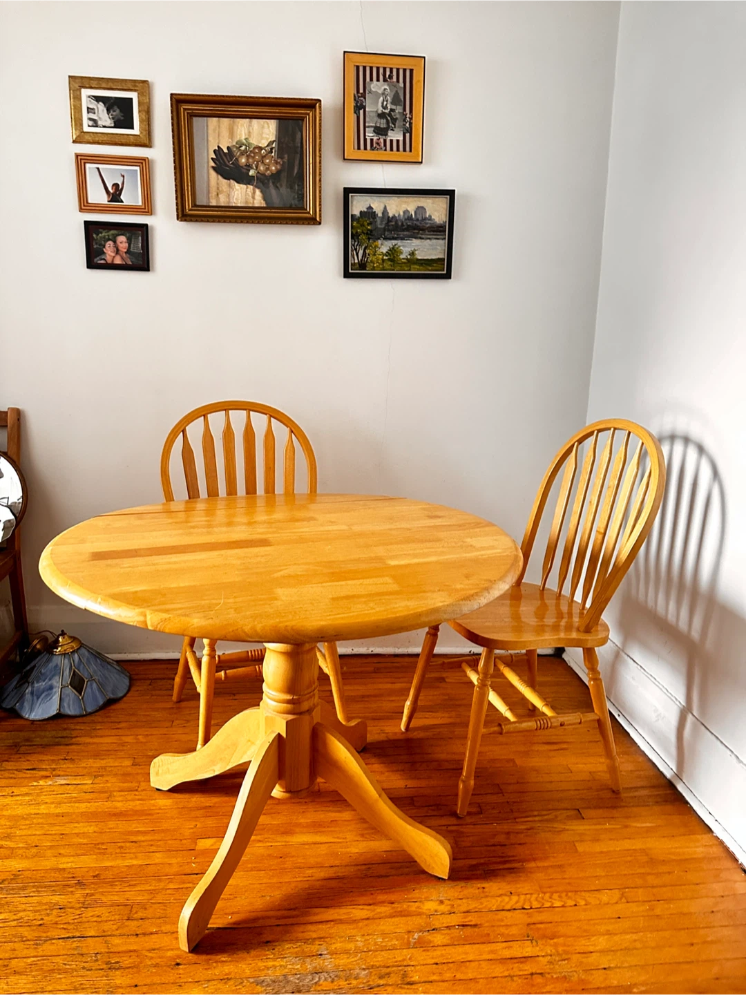 Round Wooden Dining Table and 2 chairs - photo 2