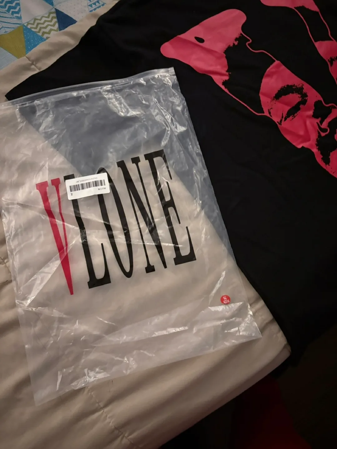 Vlone t size small image indicator(6)