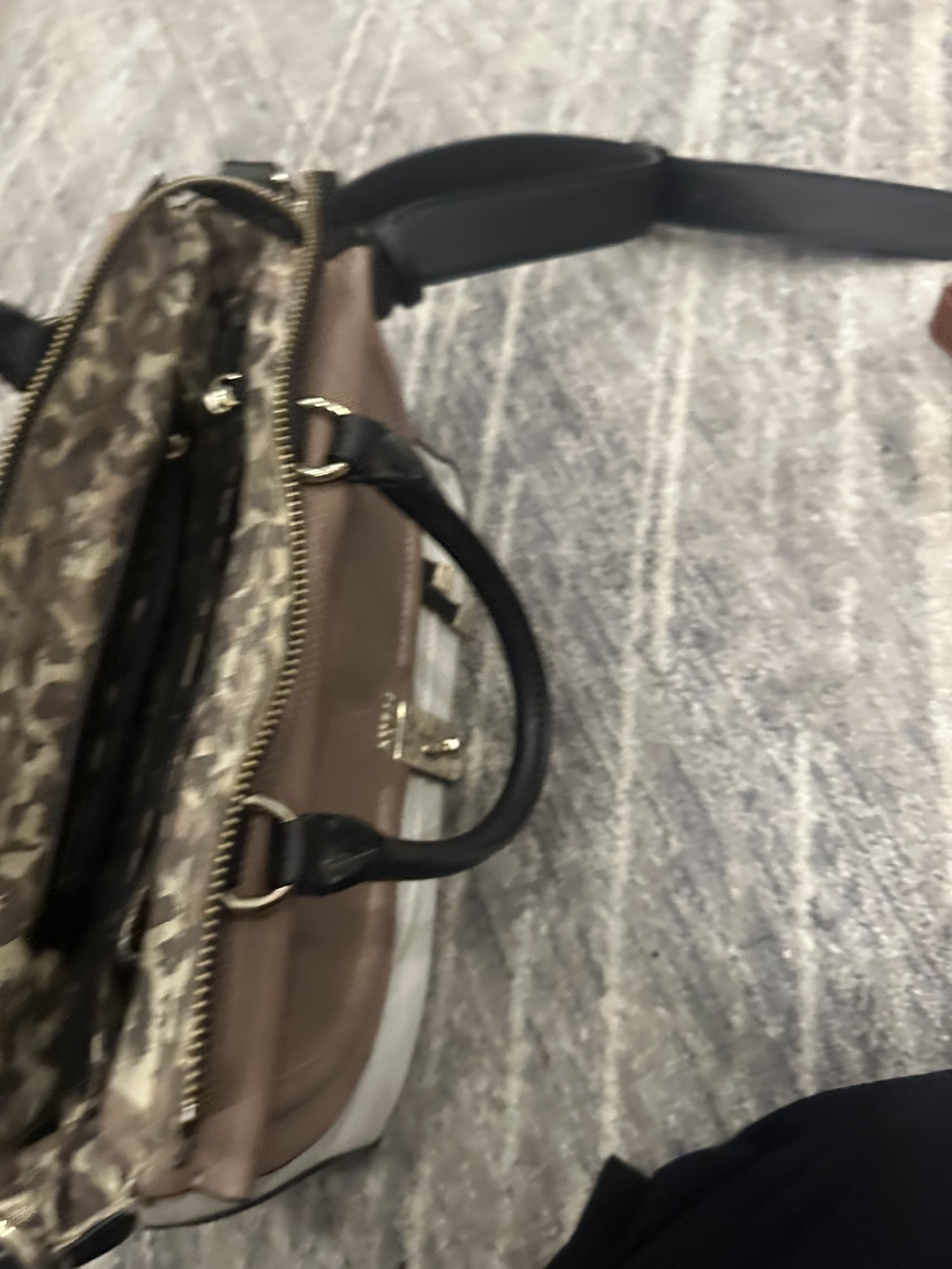 Guess 1981 Satchel Bag - Two Tone - photo 3