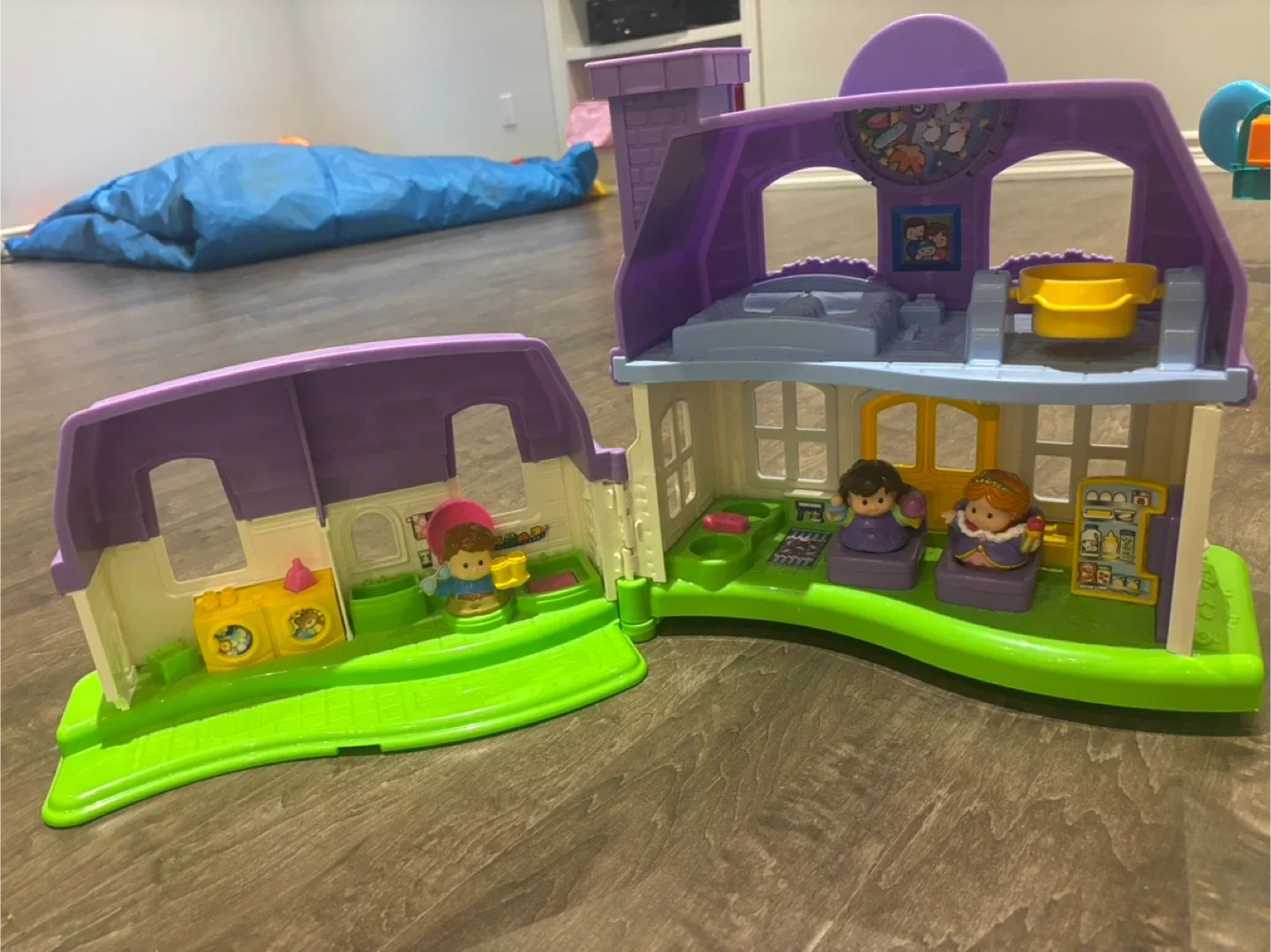 Fisher price little people doll house and dolls thumbnail
