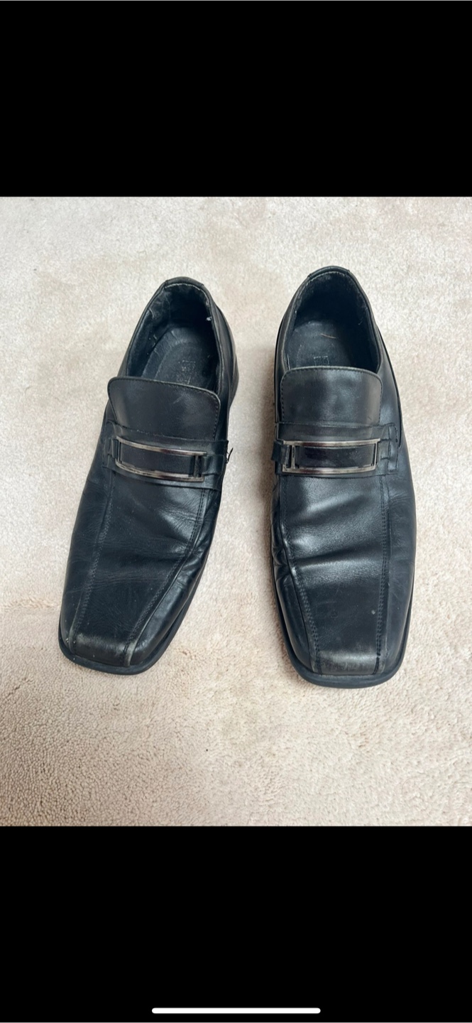 Men’s Kenneth Cole, leather size 12M