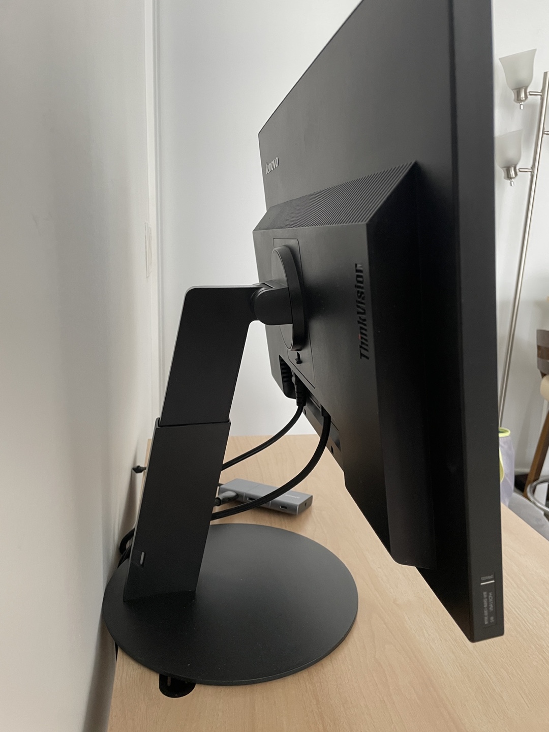 Lenovo 22" Monitor - photo 5
