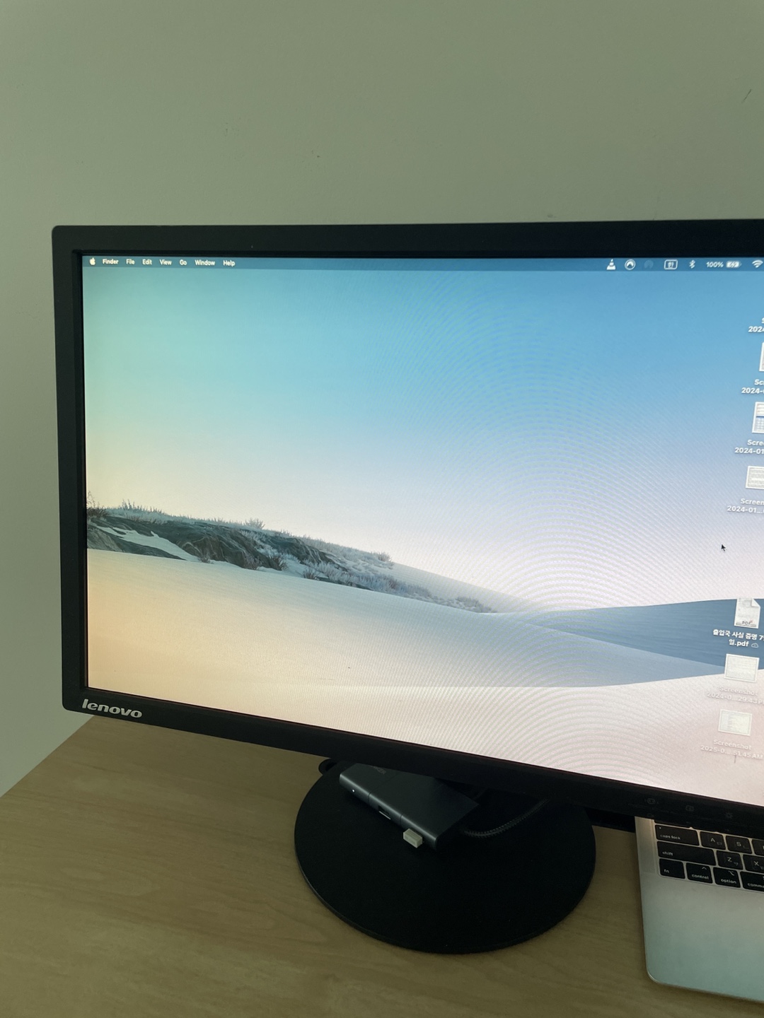 Lenovo 22" Monitor - photo 2