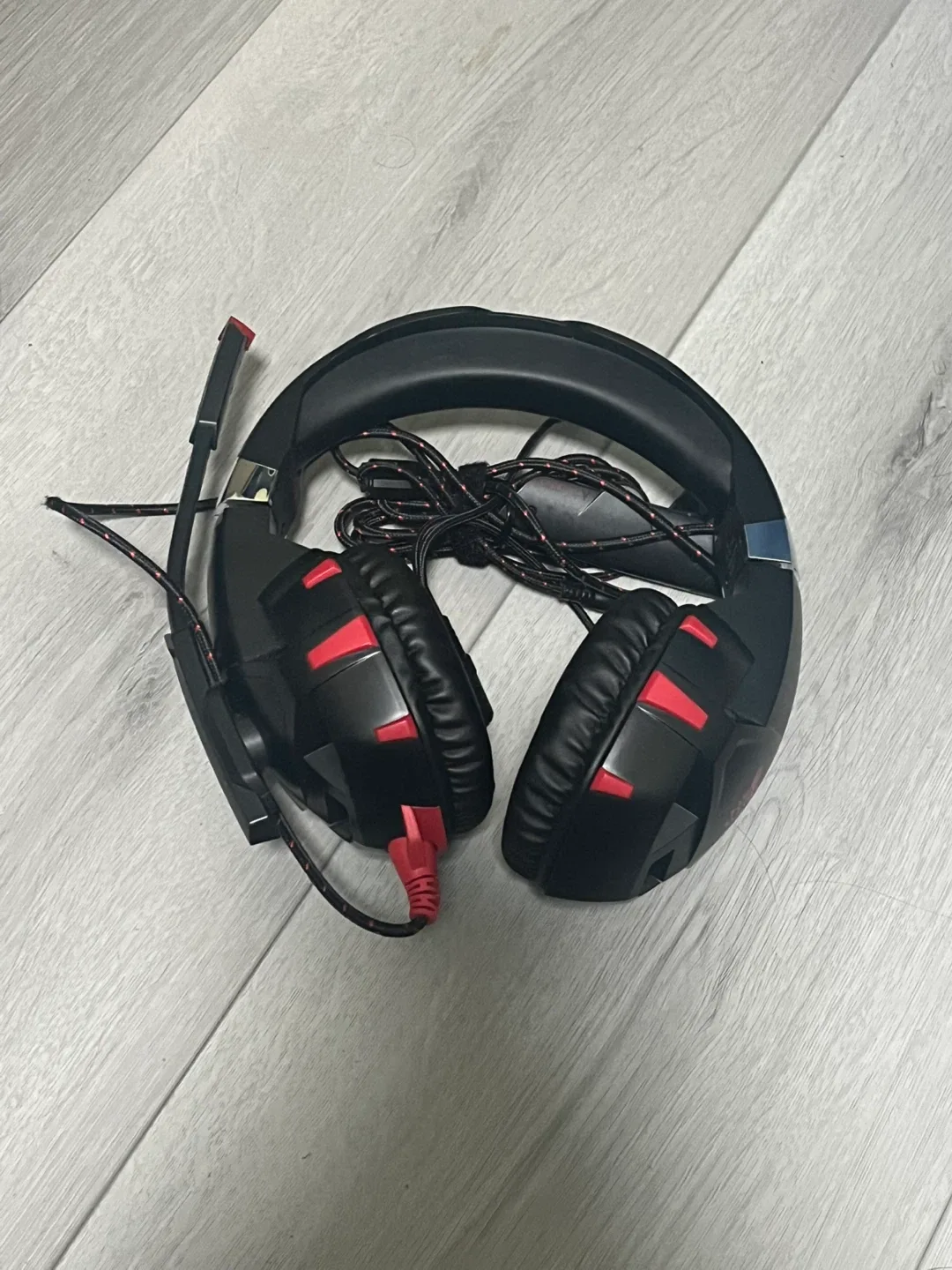 ONIKUMA Gaming Headset - Black & Red thumbnail