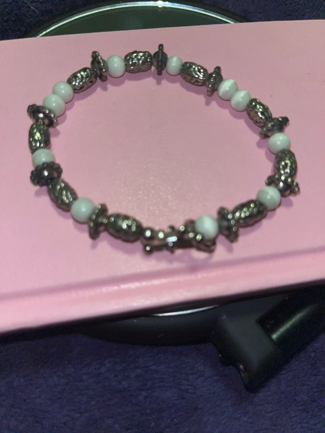 Beaded Bracelet - Silver and White image indicator(3)