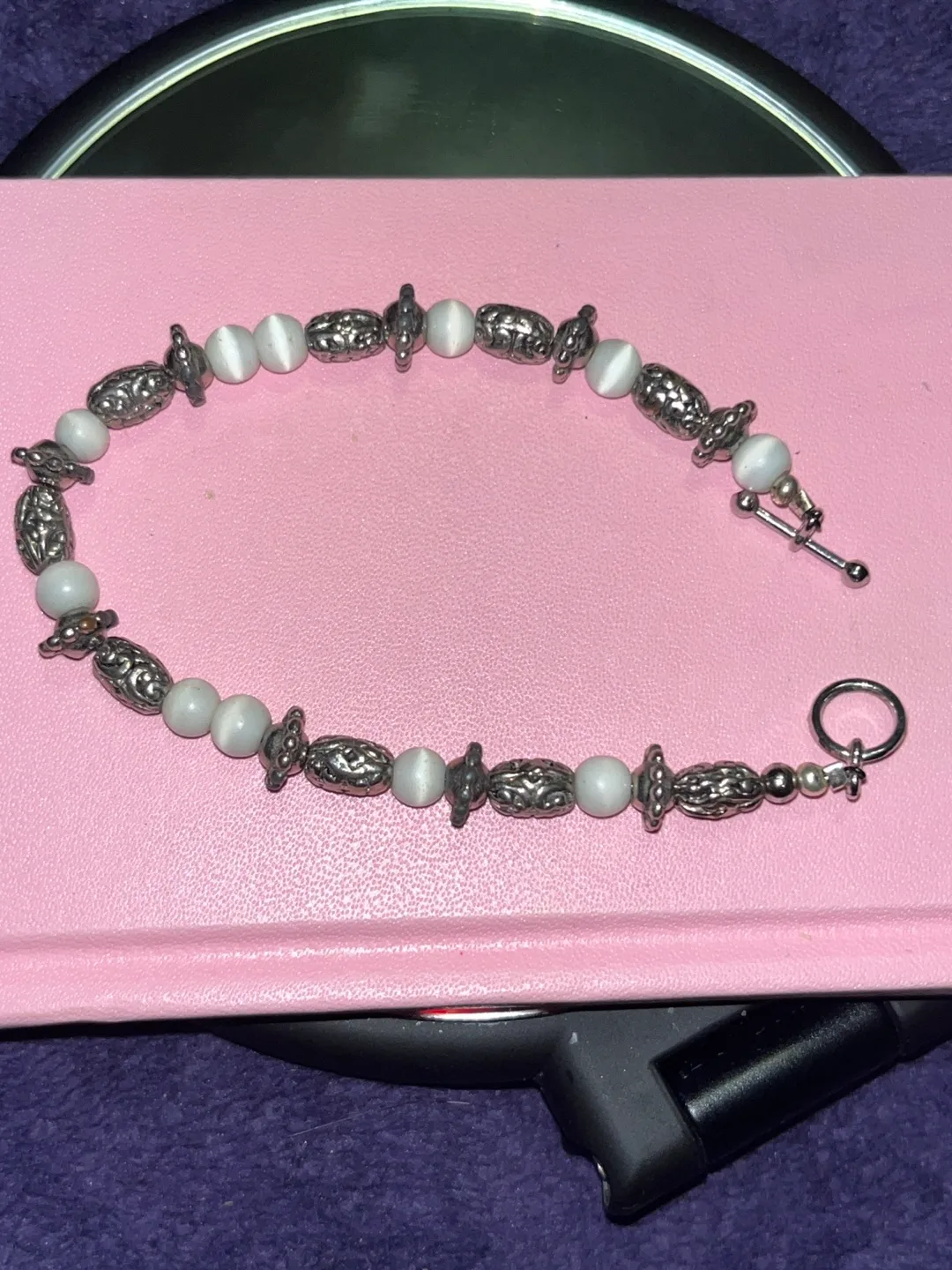 Beaded Bracelet - Silver and White image indicator(7)
