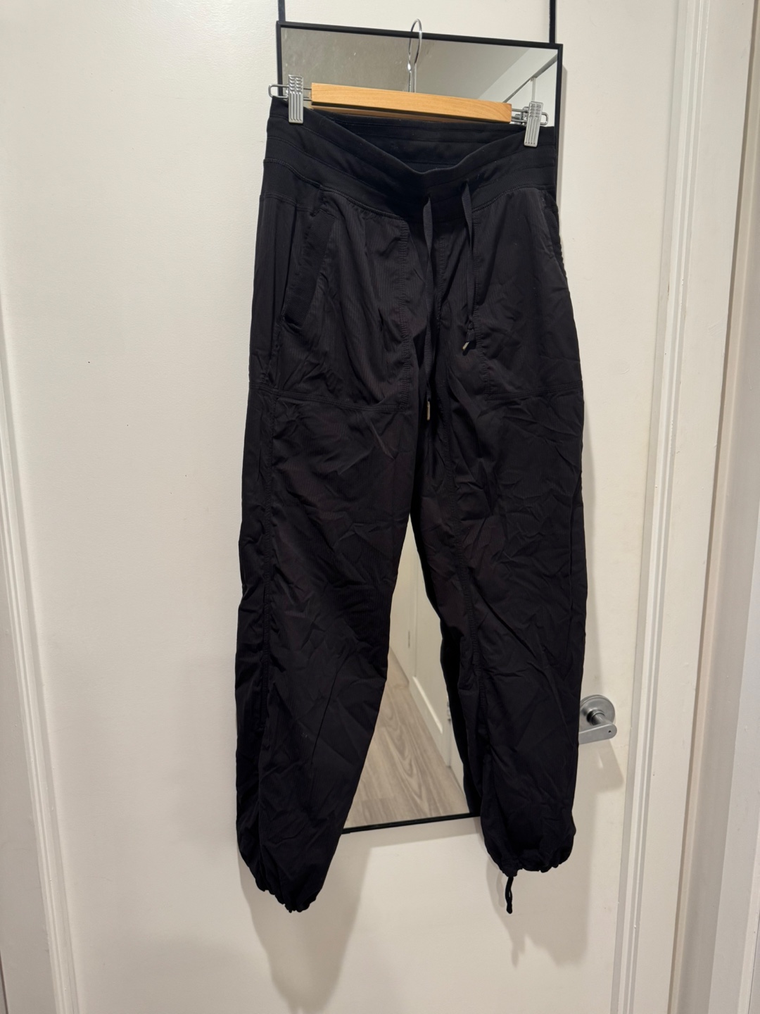 Lululemon Black Jogger Pants - Size 8
