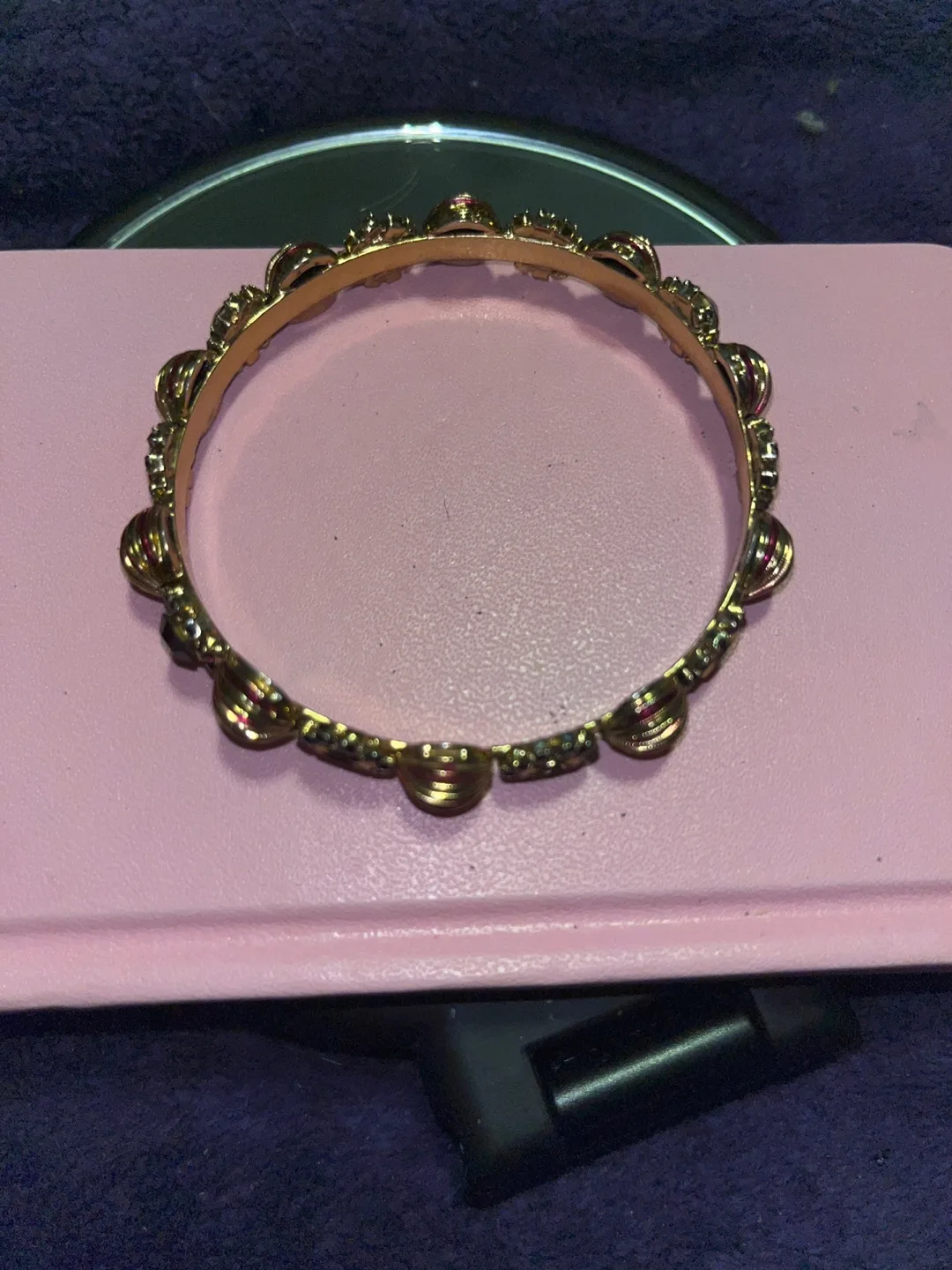 Beautiful Gold Tone Bangle image indicator(3)