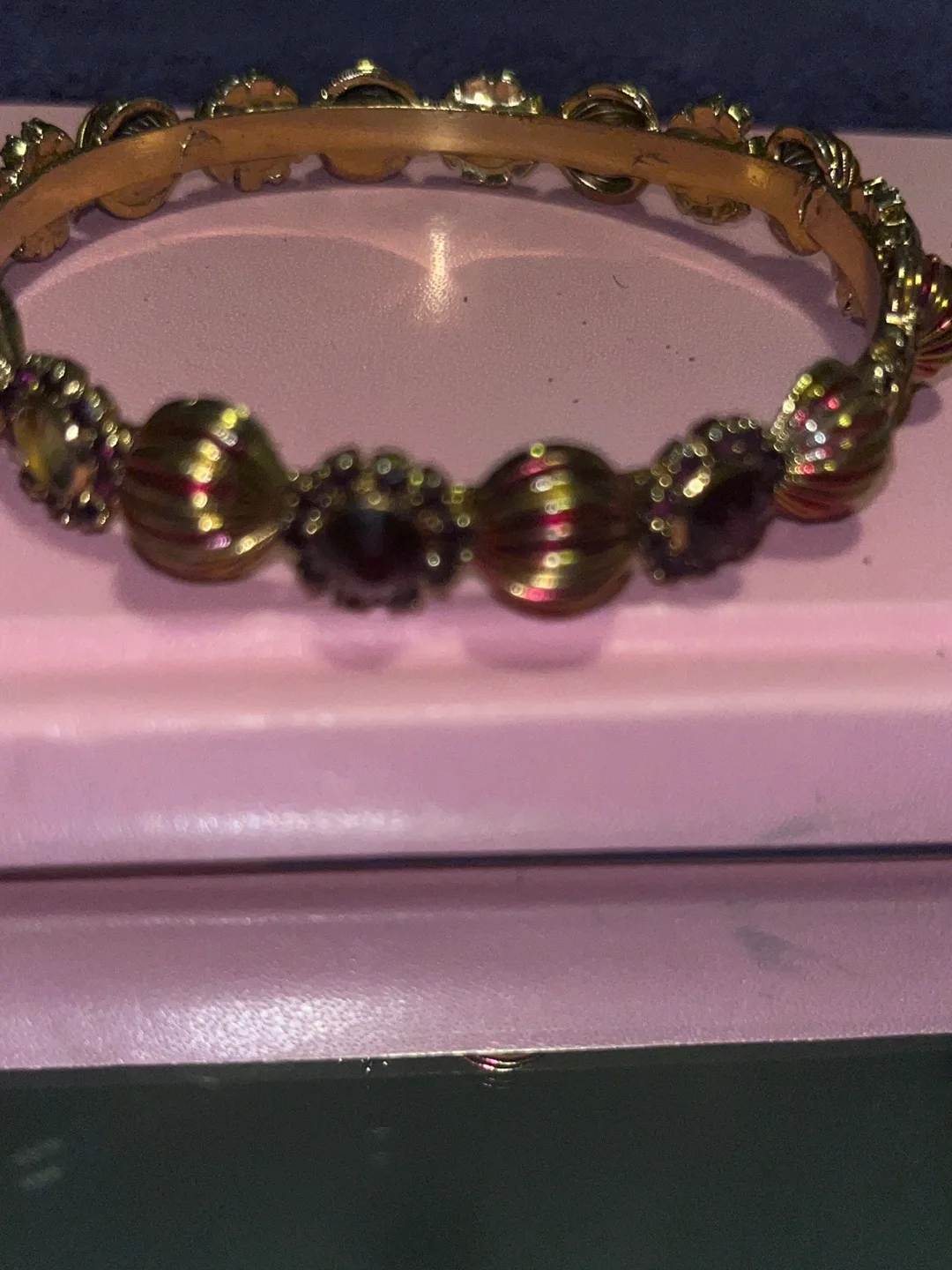 Beautiful Gold Tone Bangle image indicator(5)