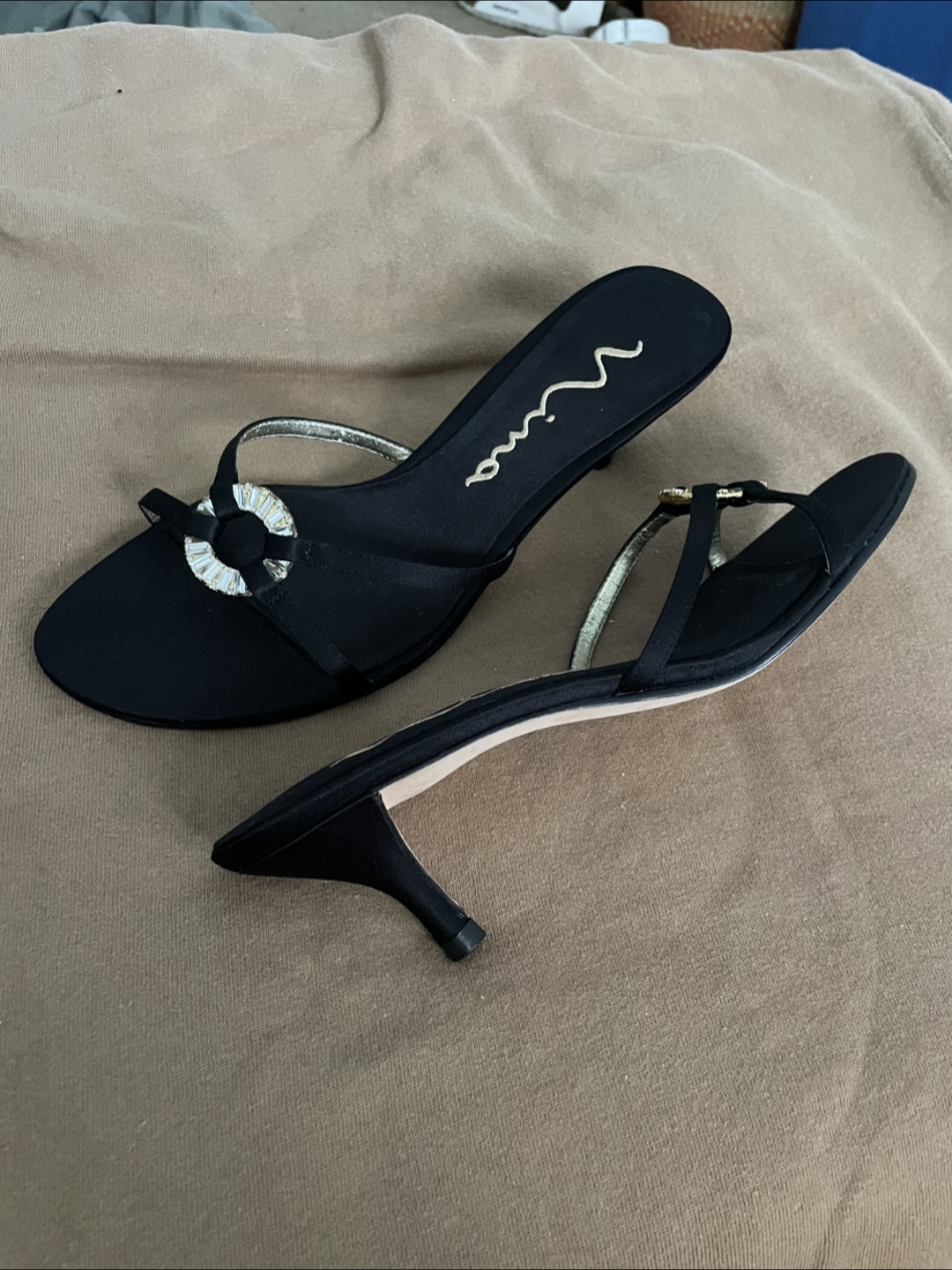 Super cute vintage kitten heels. Mint