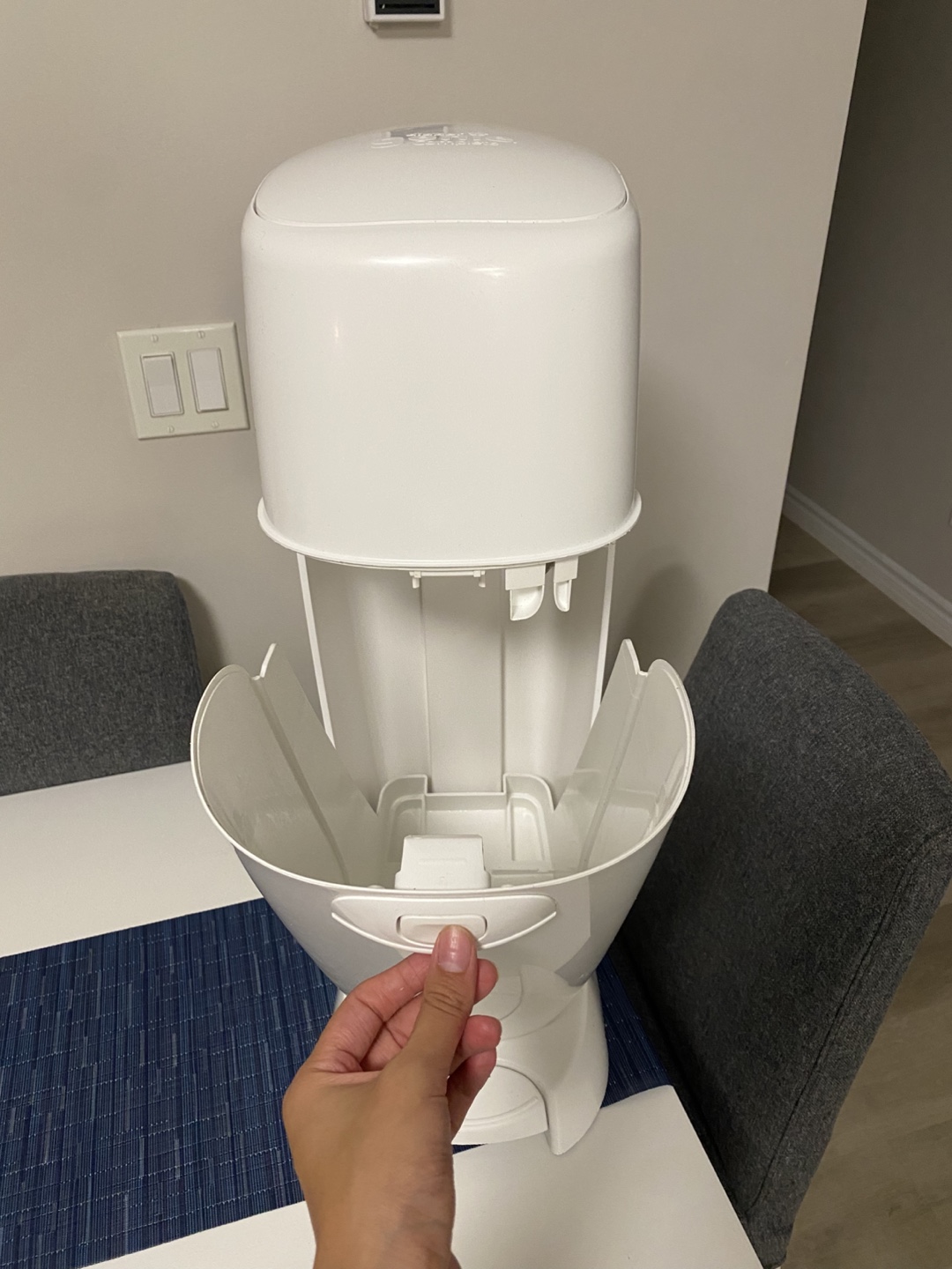 Diaper genie trash can + 2 Refills - photo 2