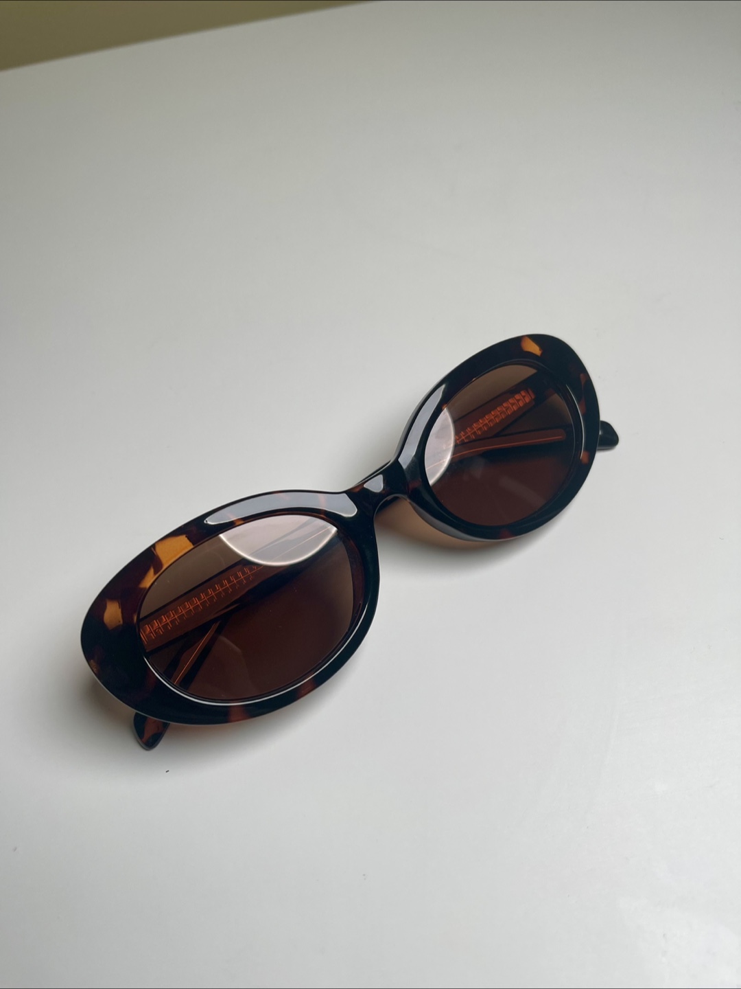 New Cateye shape vintage vibe Sunglasses