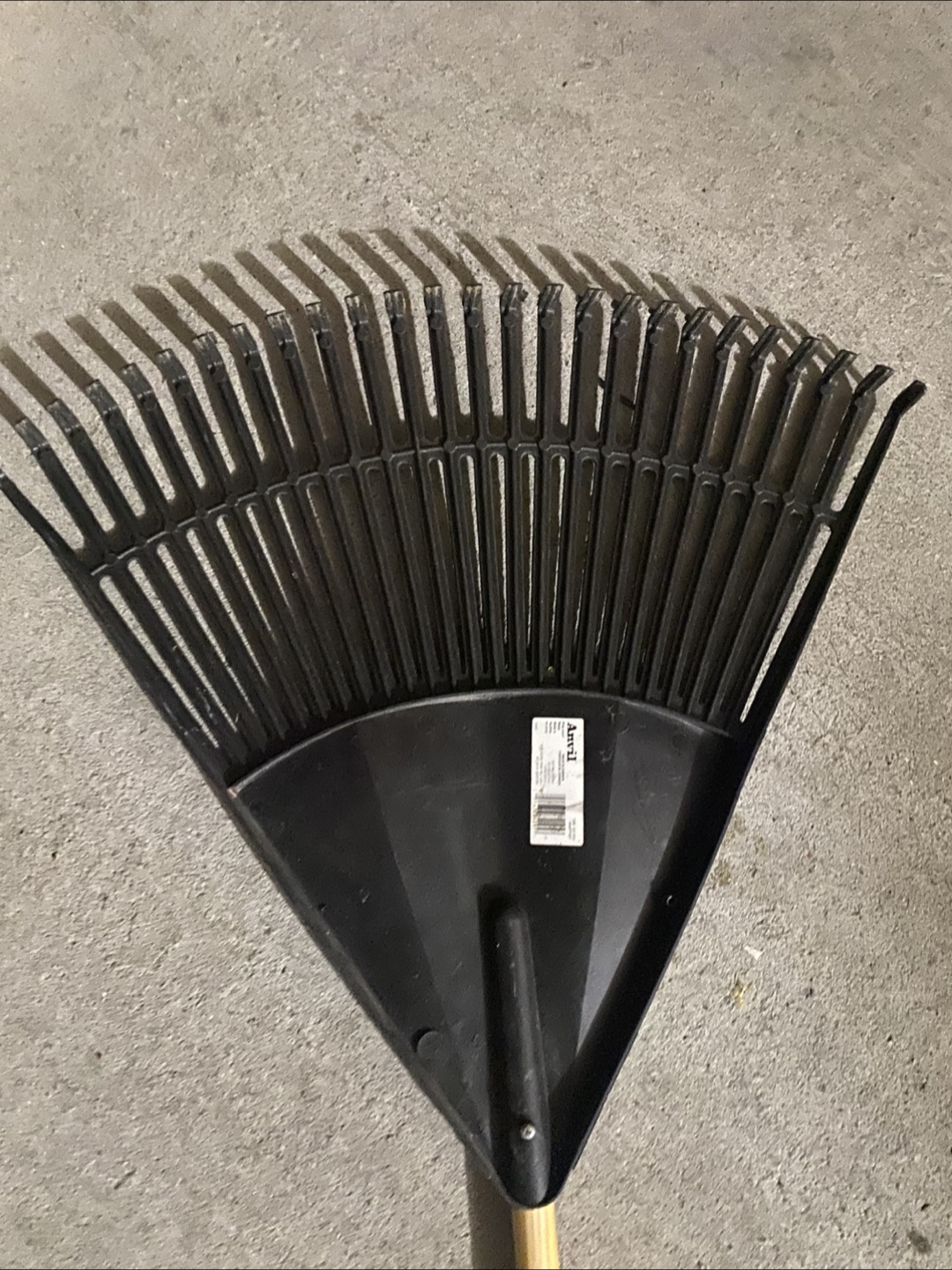 Leaf Rake - Gently Used - photo 2