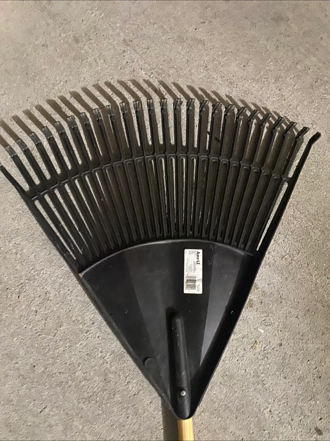 Leaf Rake - Gently Used image indicator(2)