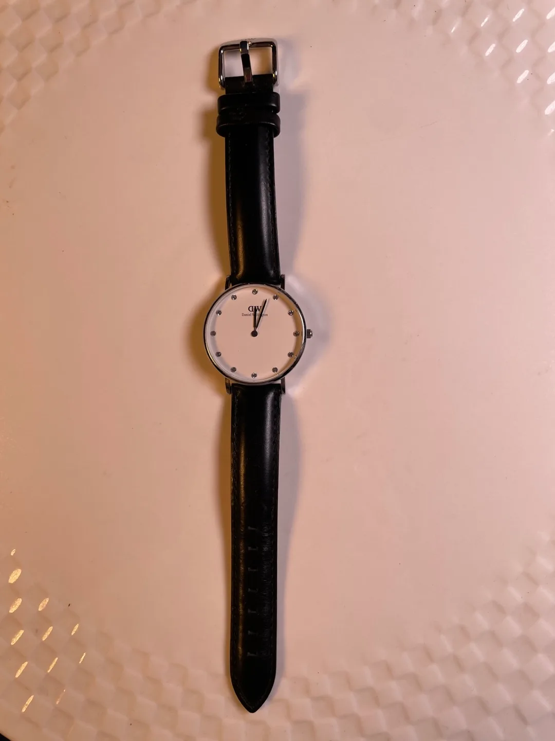 Daniel Wellington Watches ( Brand new) image indicator(5)