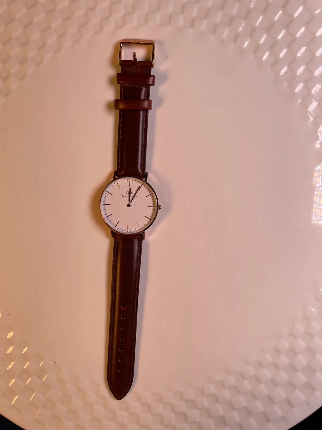 Daniel Wellington Watches ( Brand new) image indicator(3)