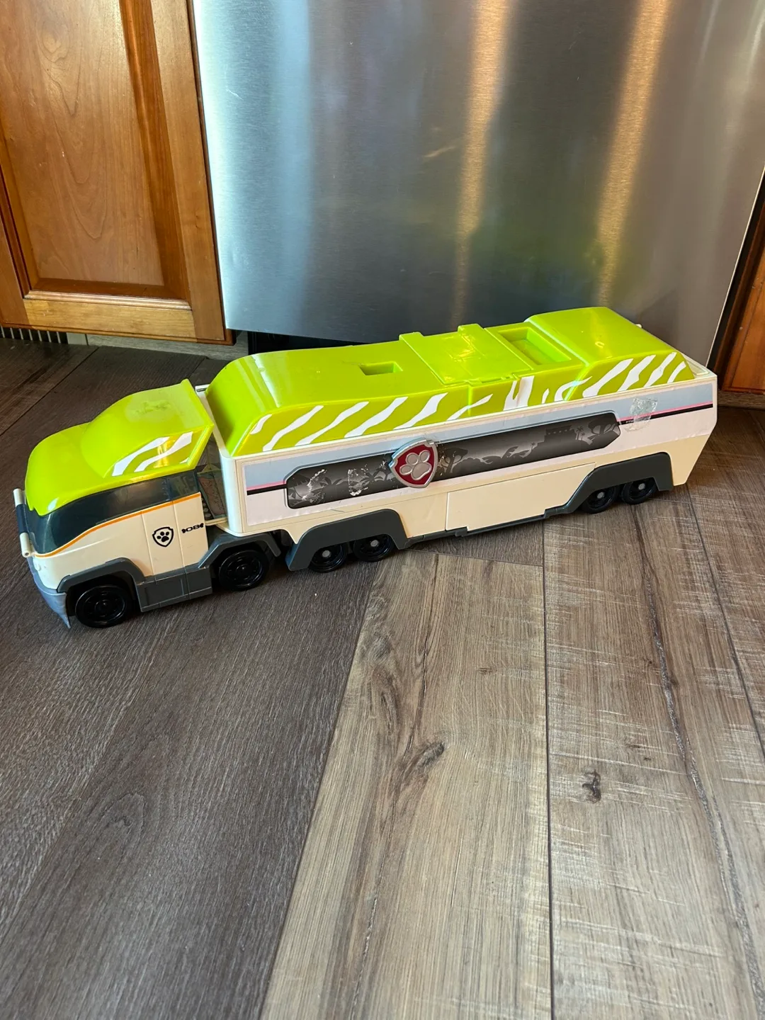 Paw Patrol Mobile Pit Stop Playset thumbnail