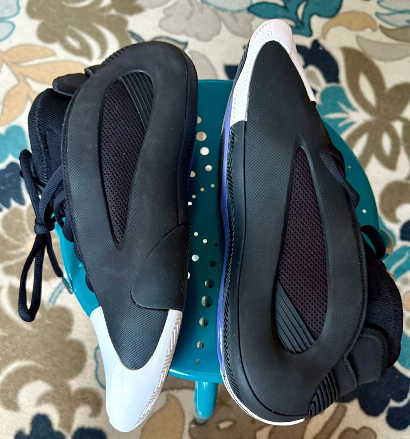 Adidas shoes - photo 3