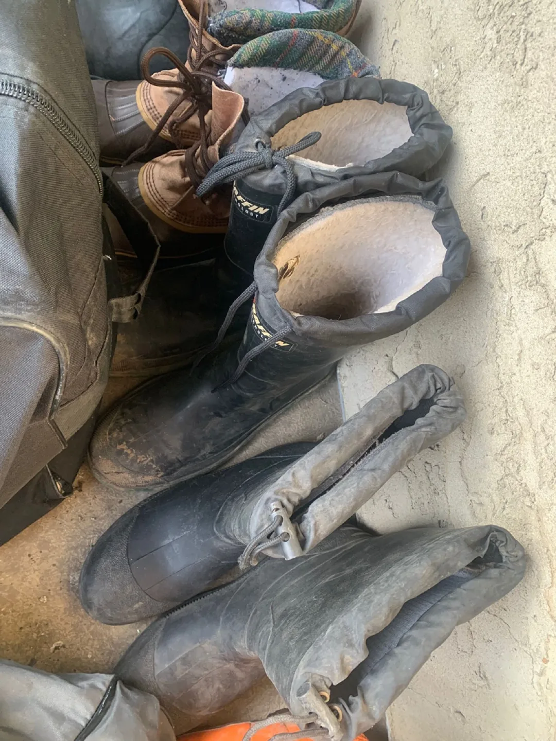 Baffin & Dakota Boots - Assorted Sizes thumbnail