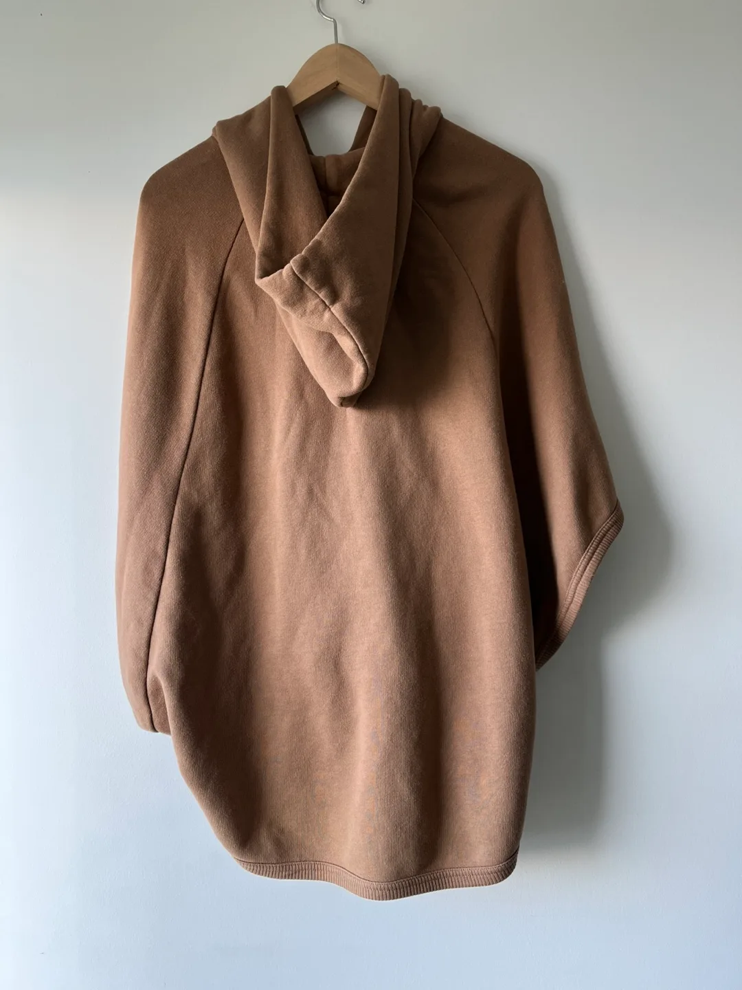 Wilfred Free Brown Hoodie🍂 image indicator(2)