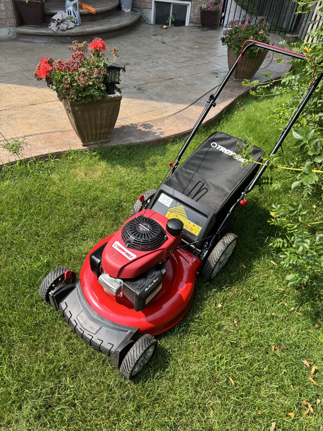 Troy-Bilt Lawn Mower - Red Honda GCV160 MOTOR - photo 3