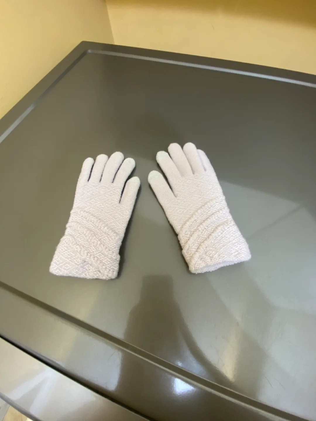 Light Pink Touchscreen Gloves thumbnail