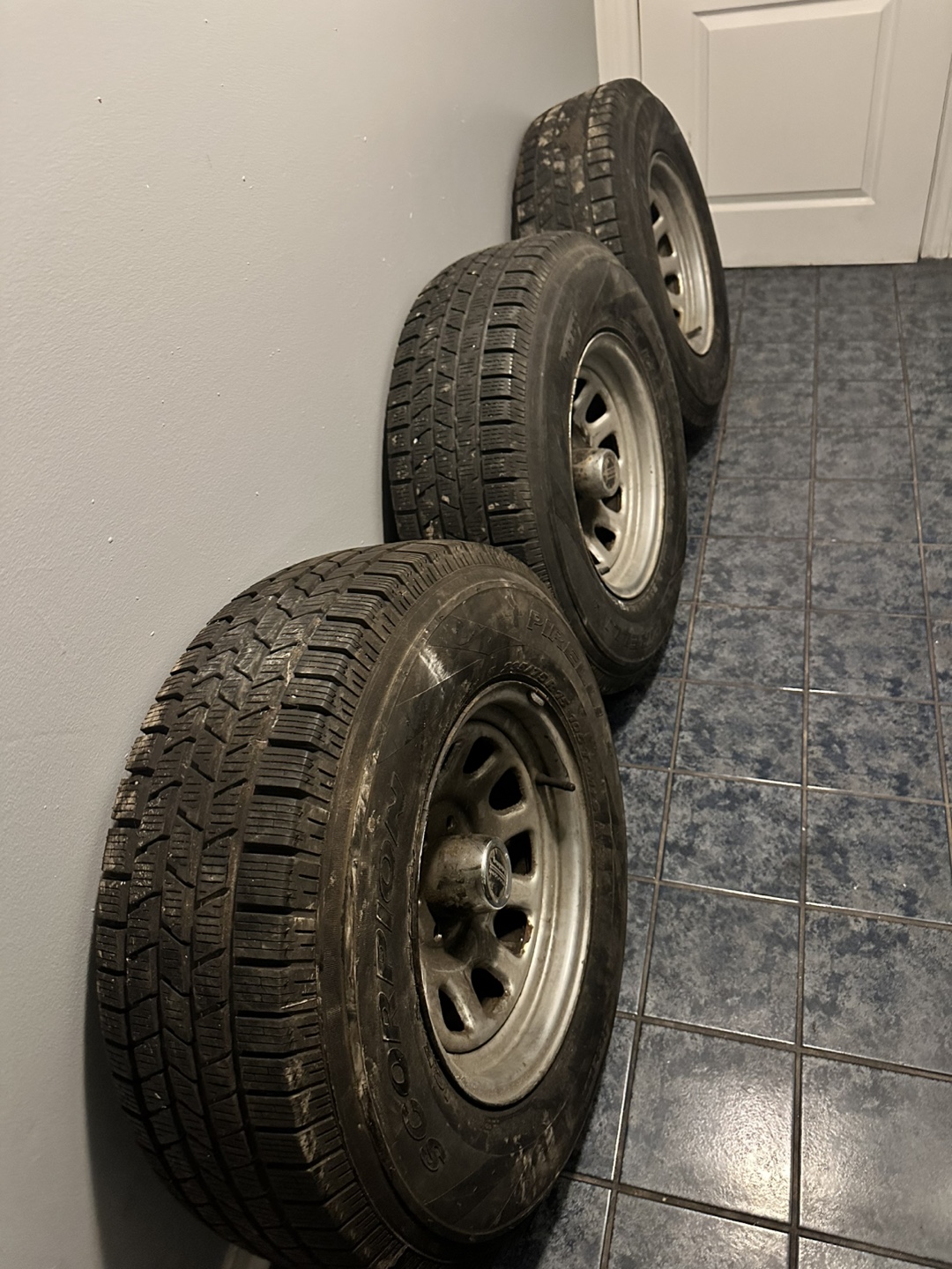 Pirelli Scorpion Ice & Snow 235/75R15 Tires 2 tyres with rim - photo 5