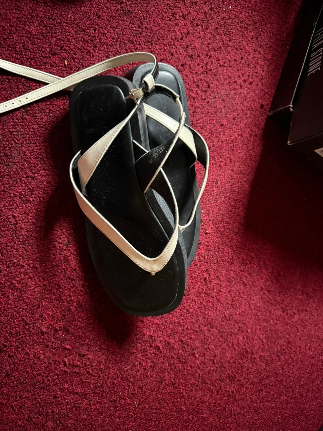 FashionNova Women's Sandals Size 10 image indicator(3)