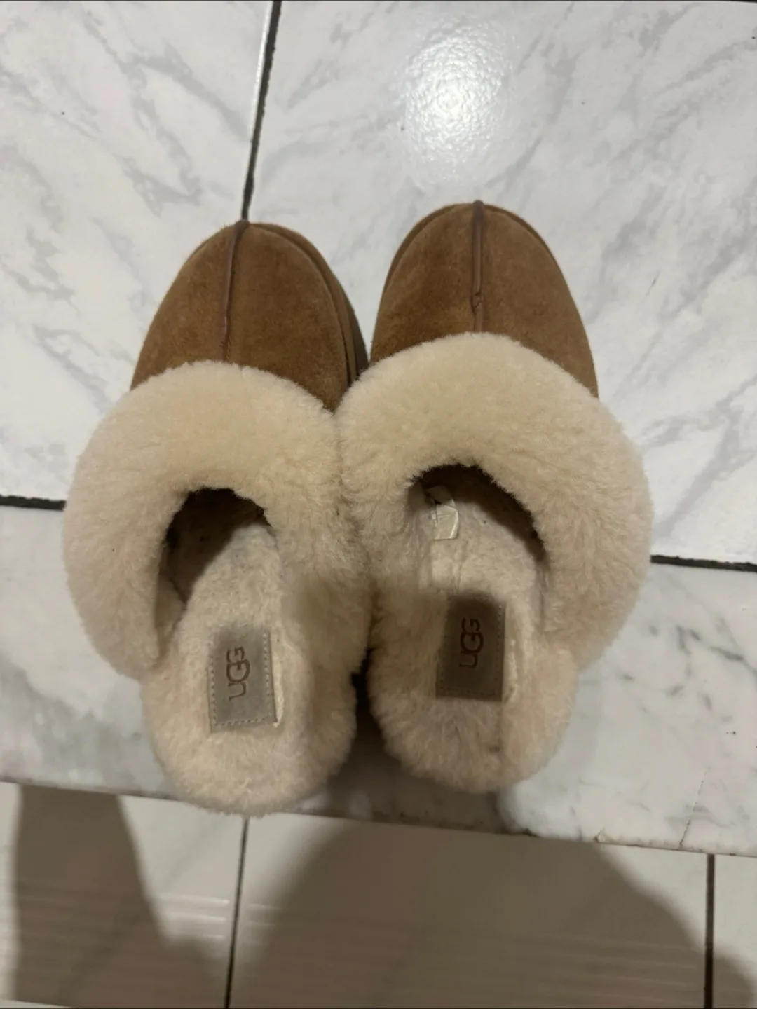 UGG Slipper thumbnail