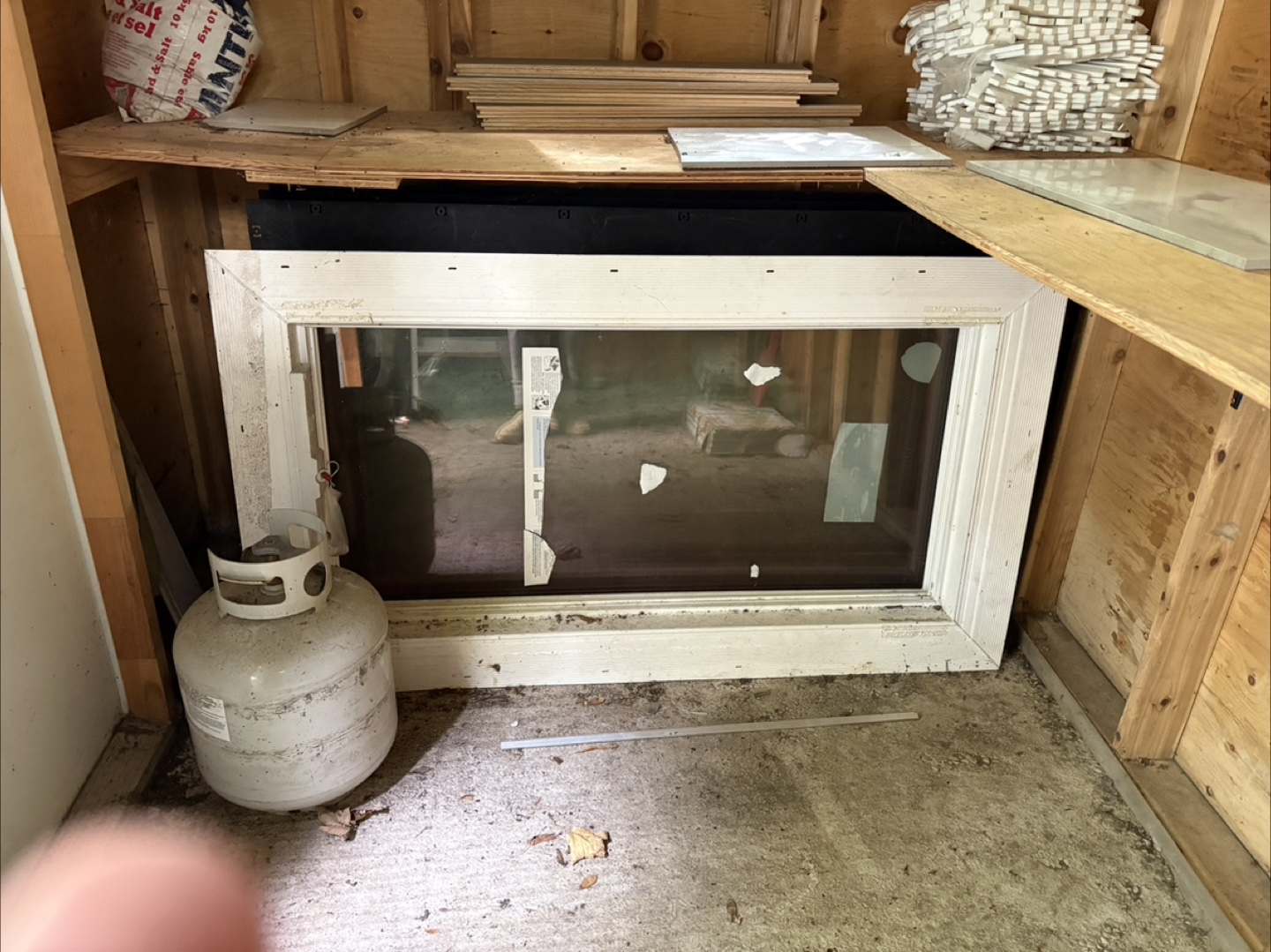 FREE Windows, hose and empty propane tank