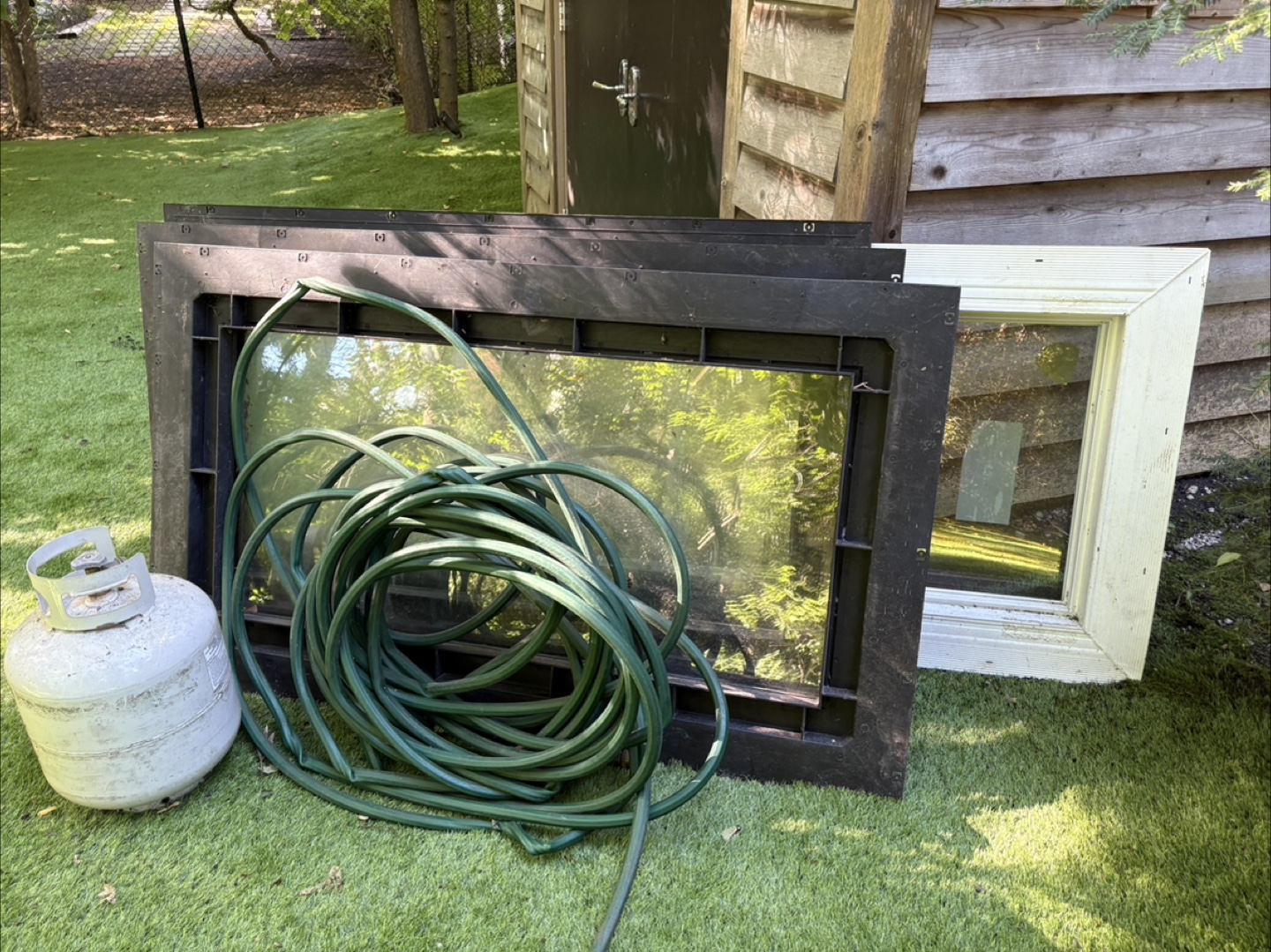 FREE Windows, hose and empty propane tank - photo 2