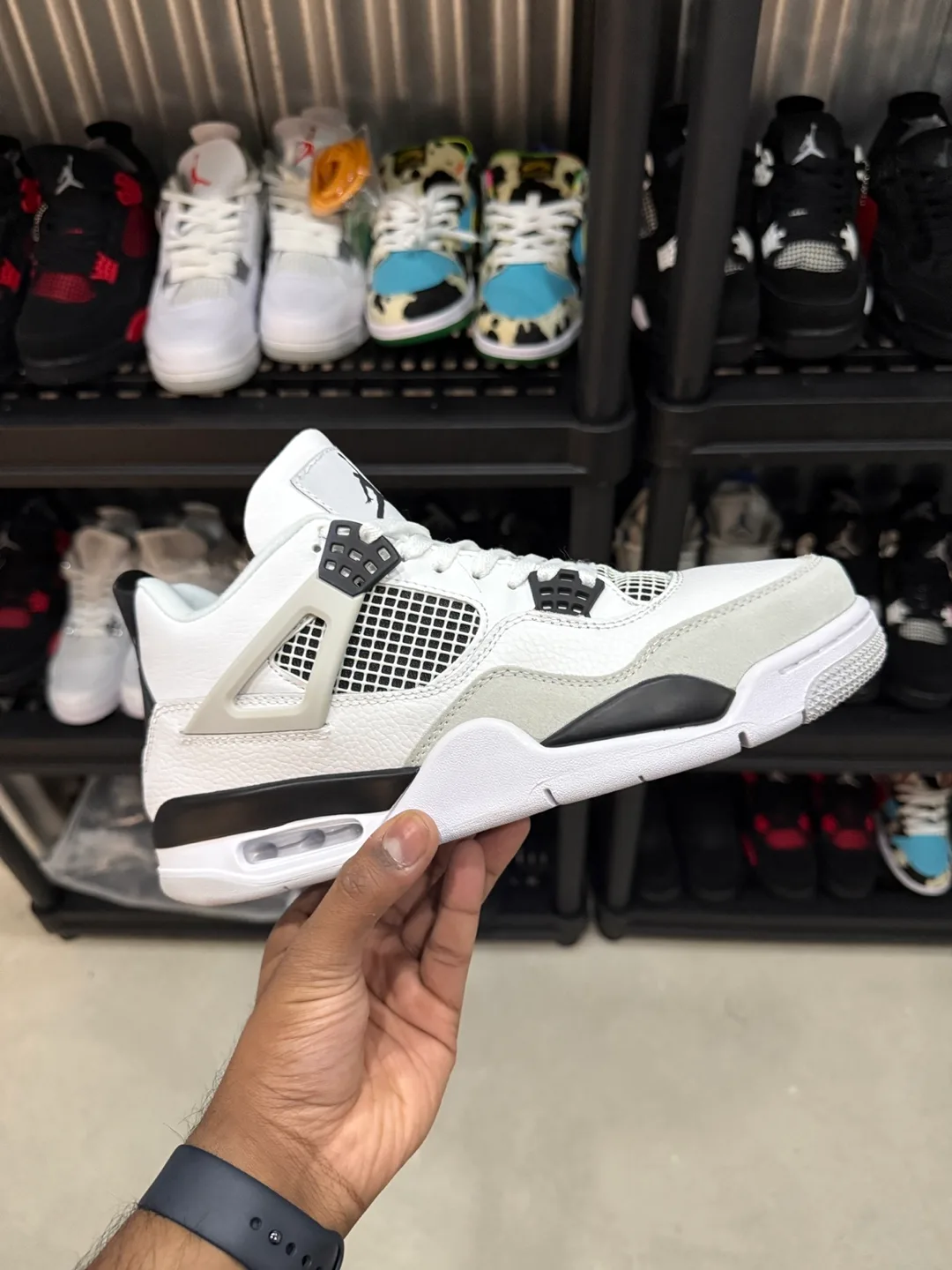 Nike Air Jordan 4 Retro - White/Black image indicator(2)